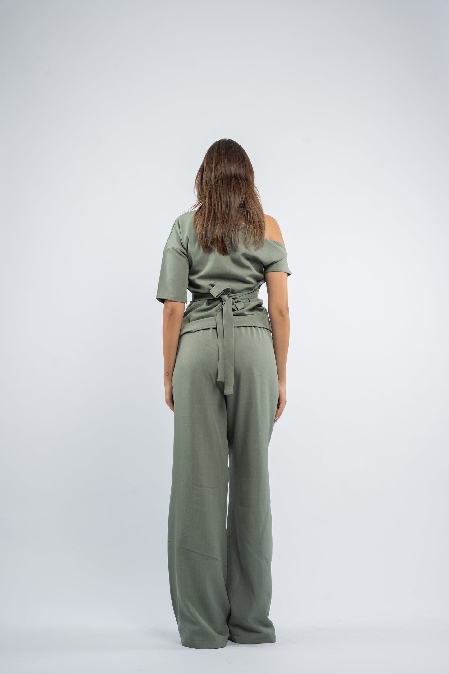 Asymmetric tie set