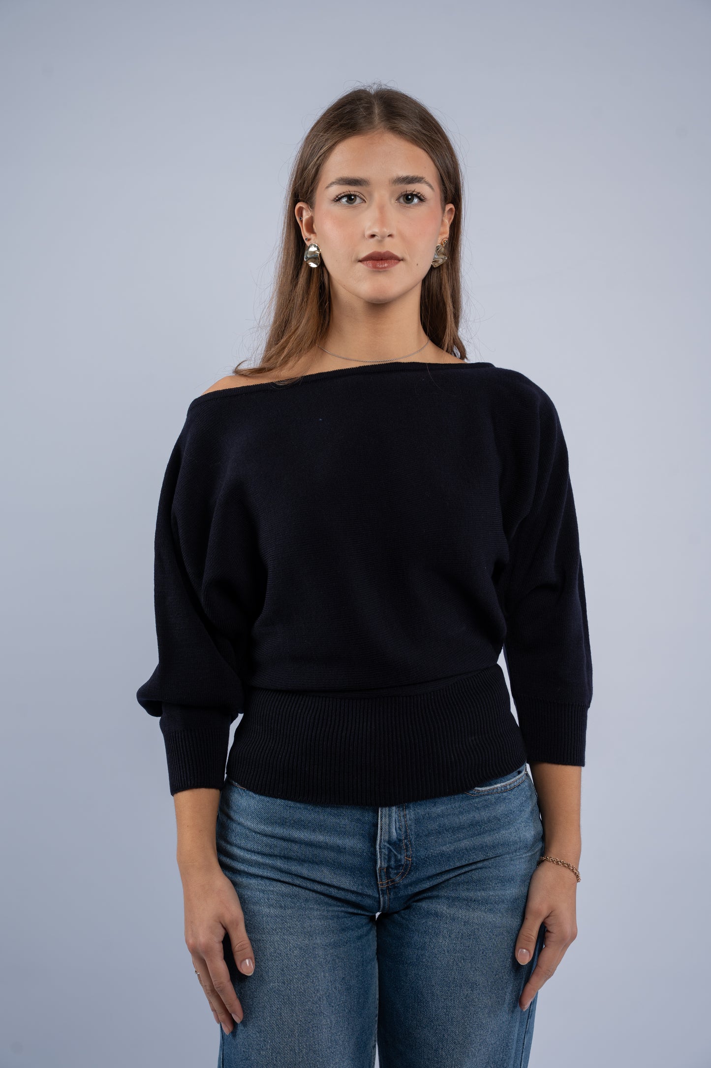 Refined shape knit top