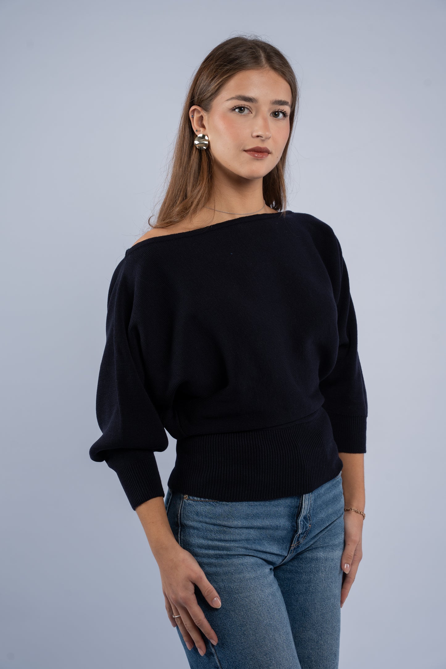 Refined shape knit top