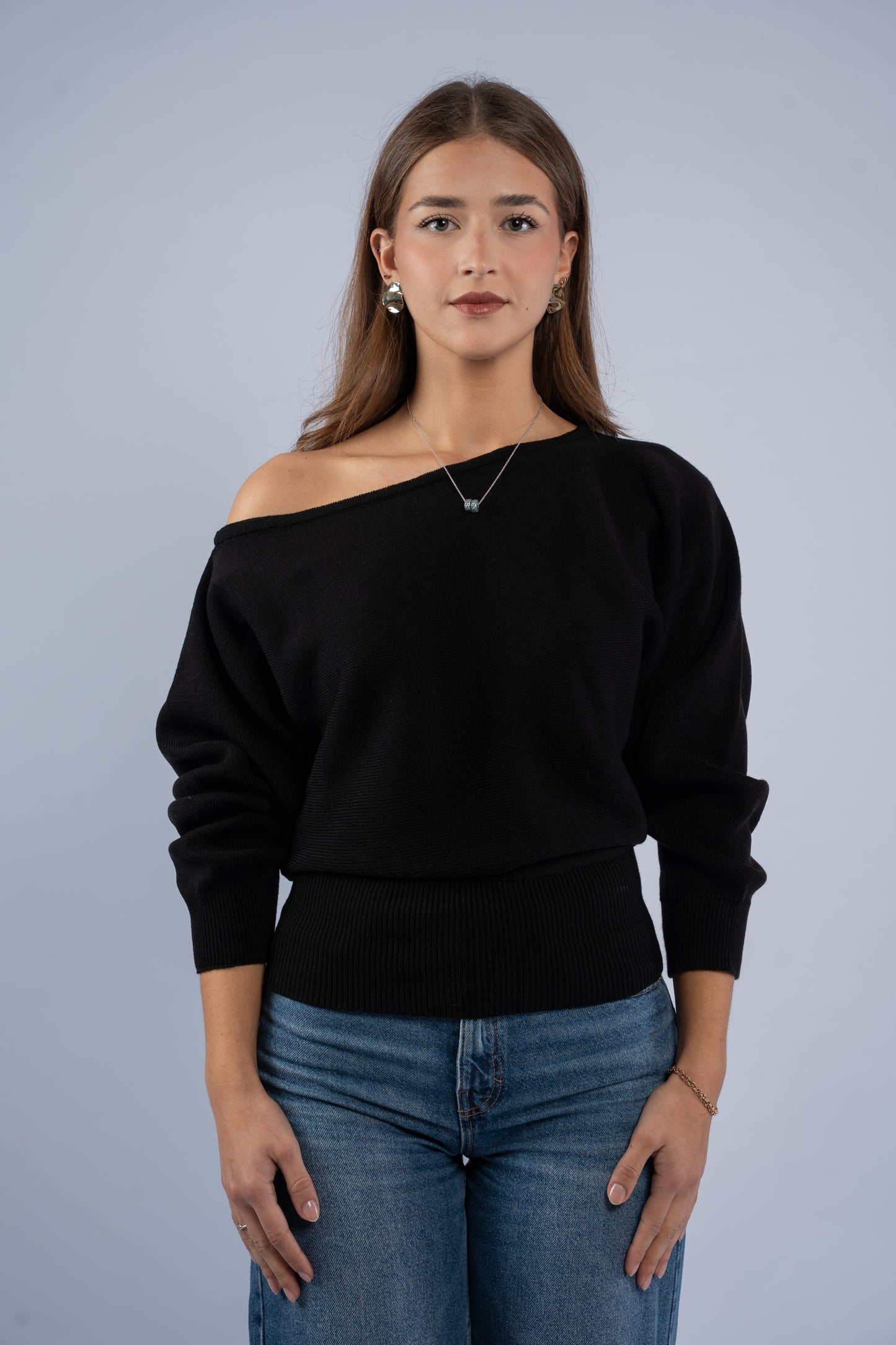 Refined shape knit top