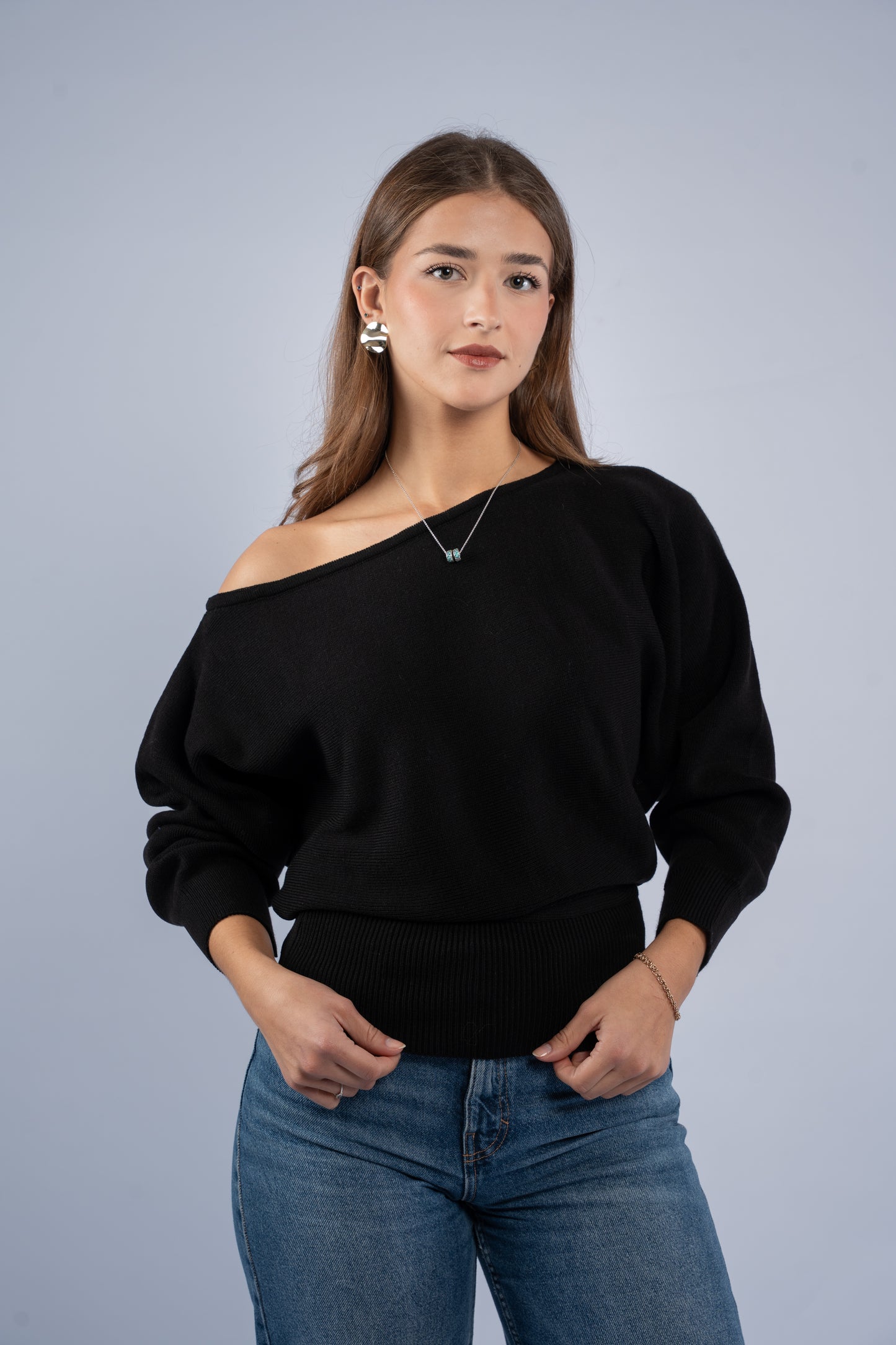 Refined shape knit top