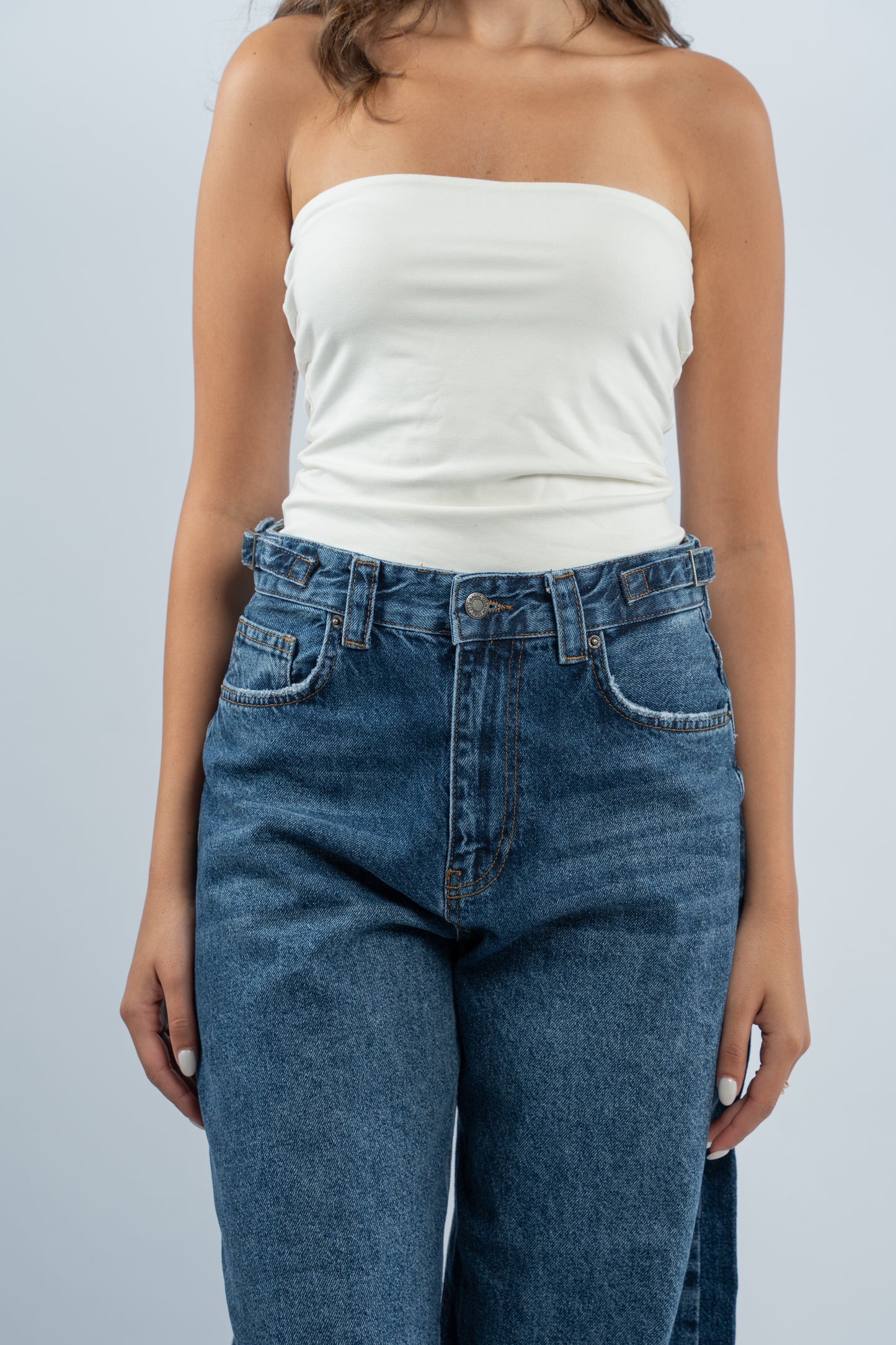 Side buckle jeans
