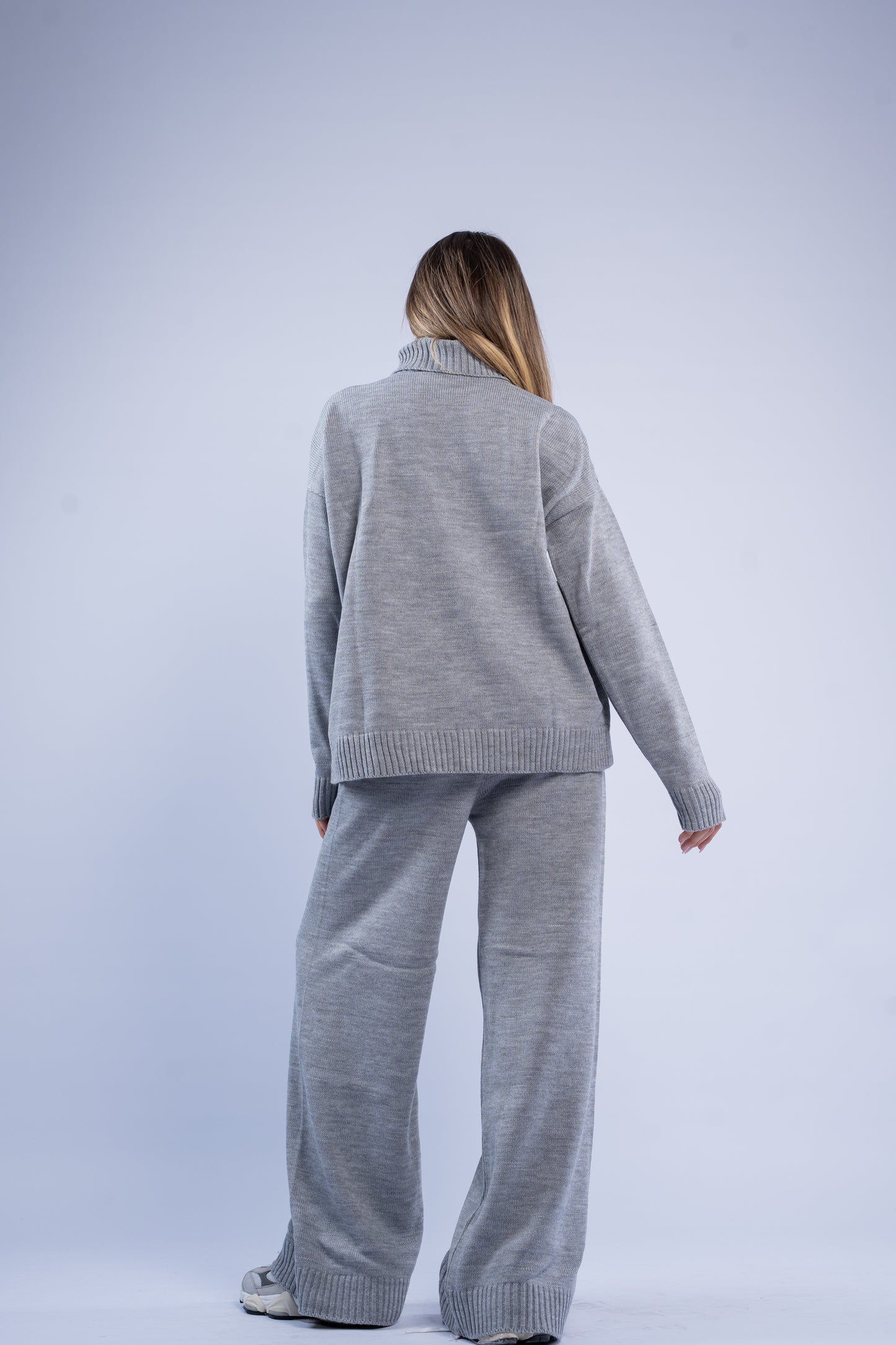 Turtle neck knit set