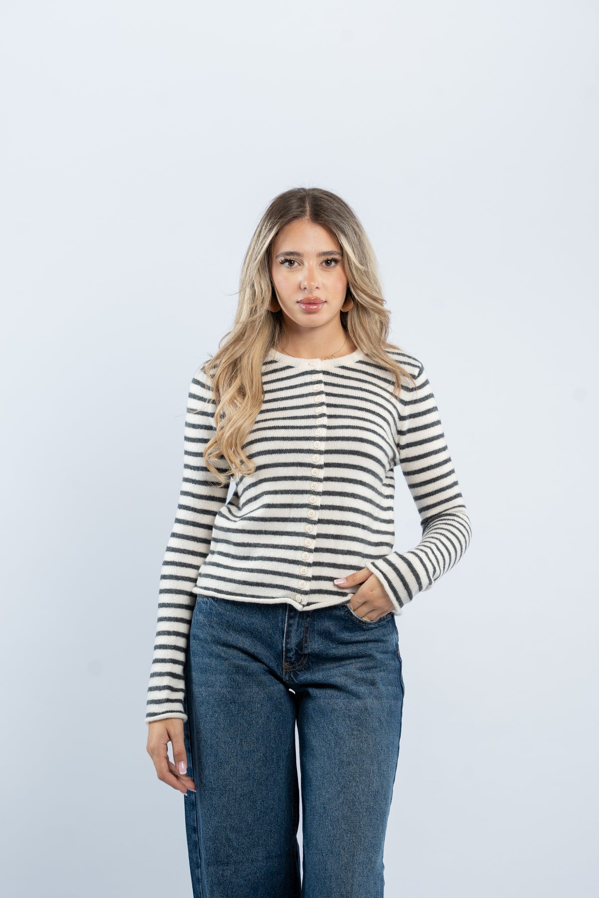 Buttoned knit cardigan