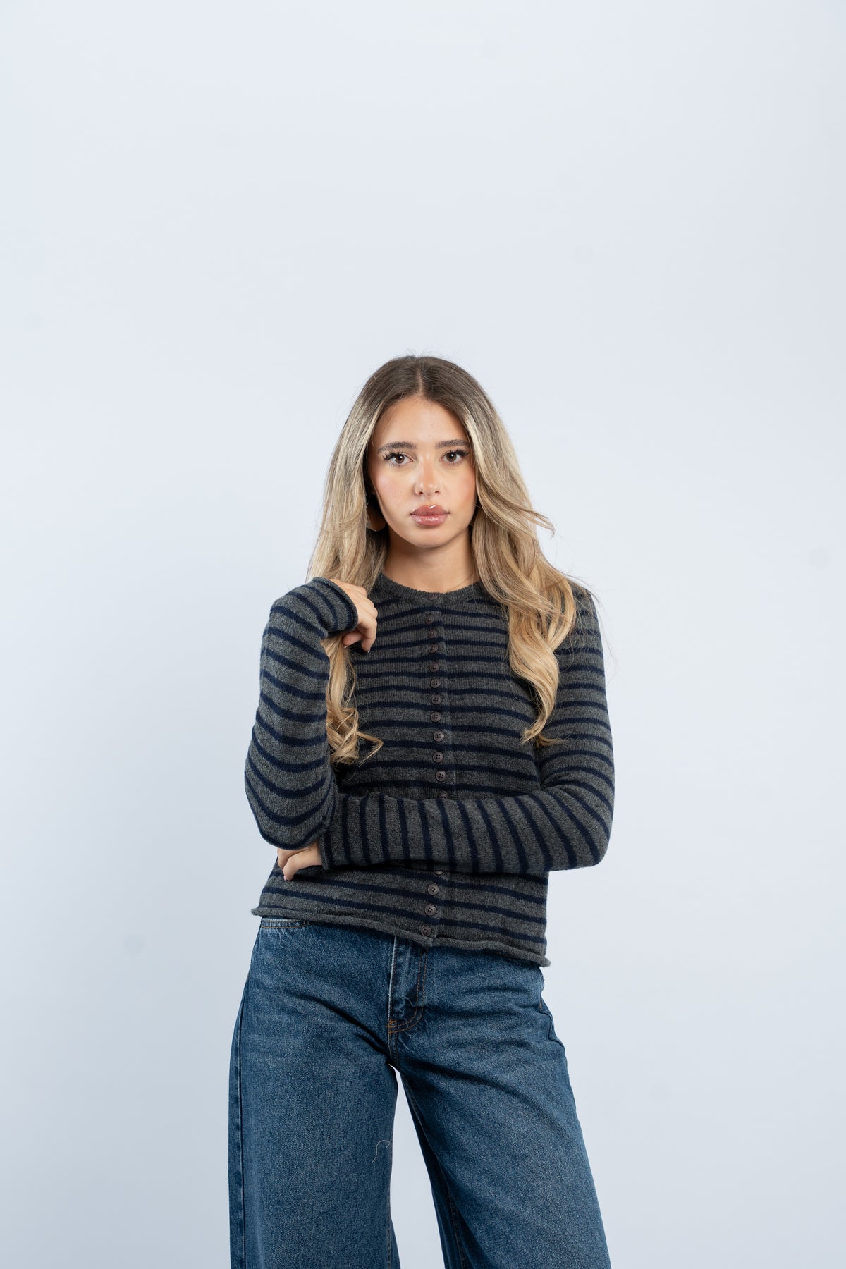 Buttoned knit cardigan