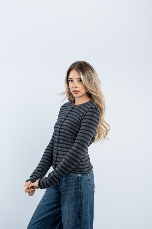 Buttoned knit cardigan