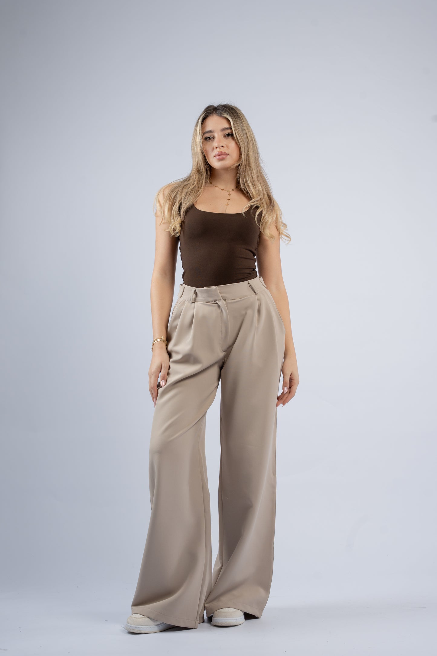Low waist trousers