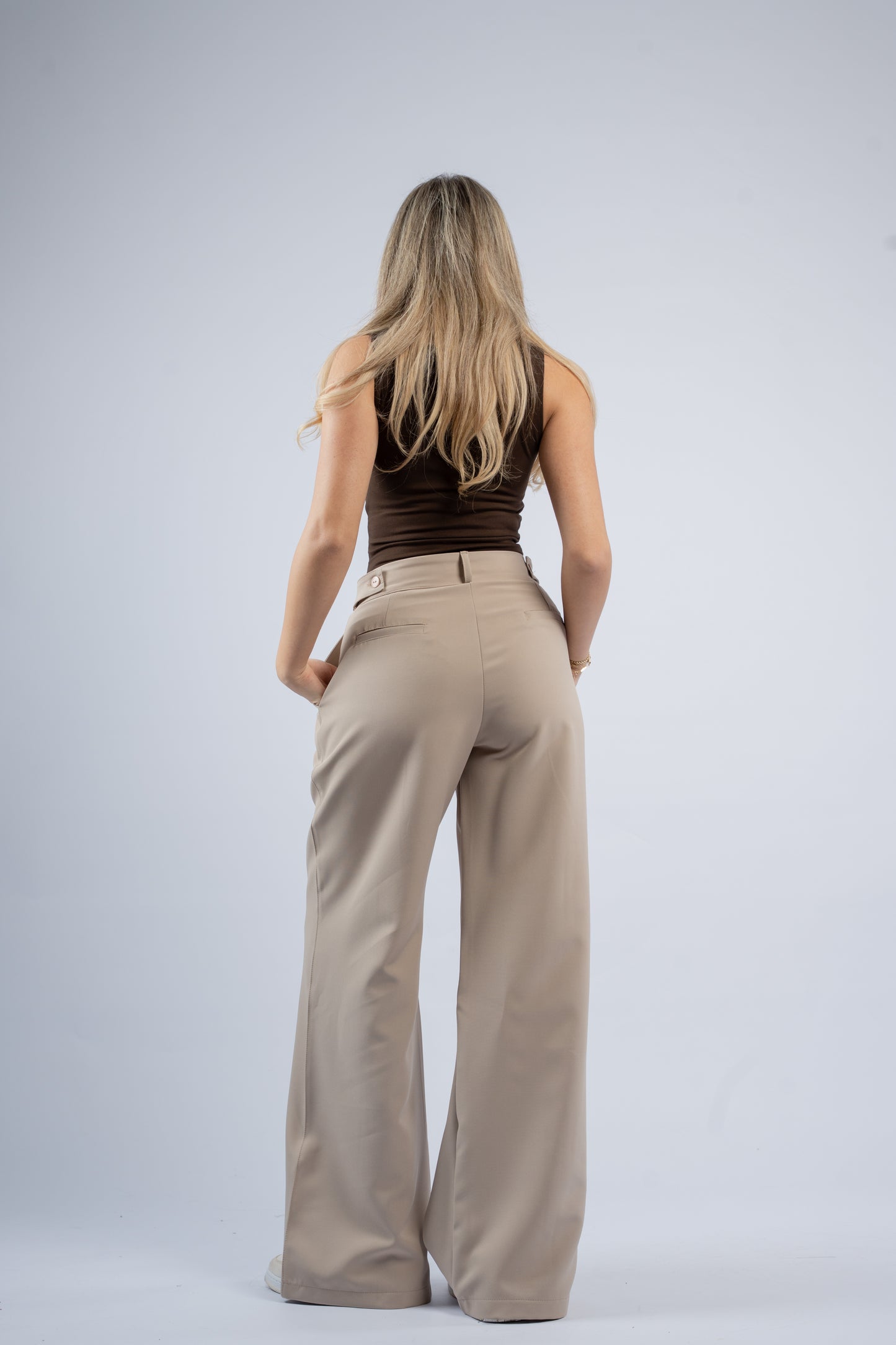 Low waist trousers