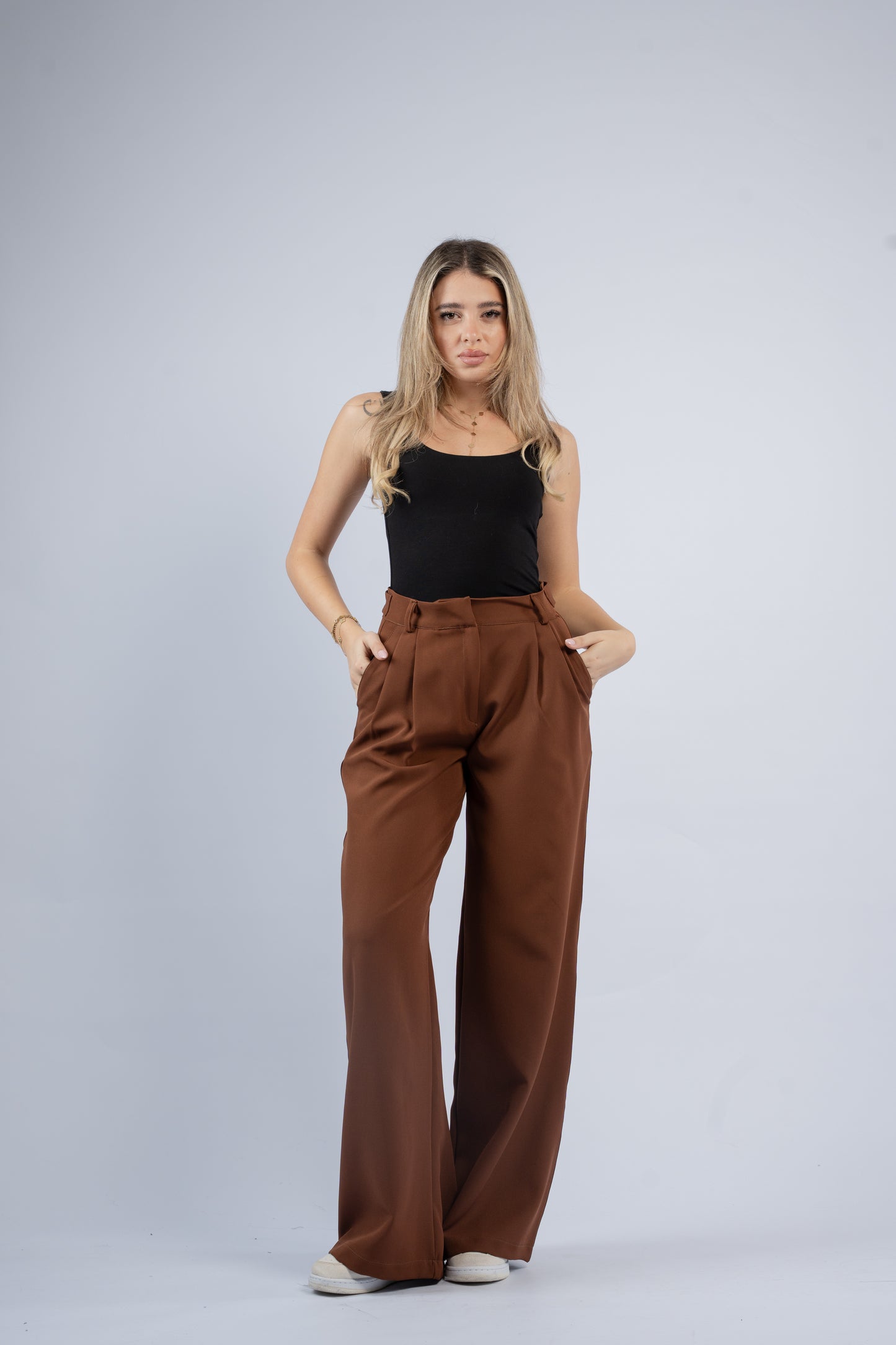 Low waist trousers