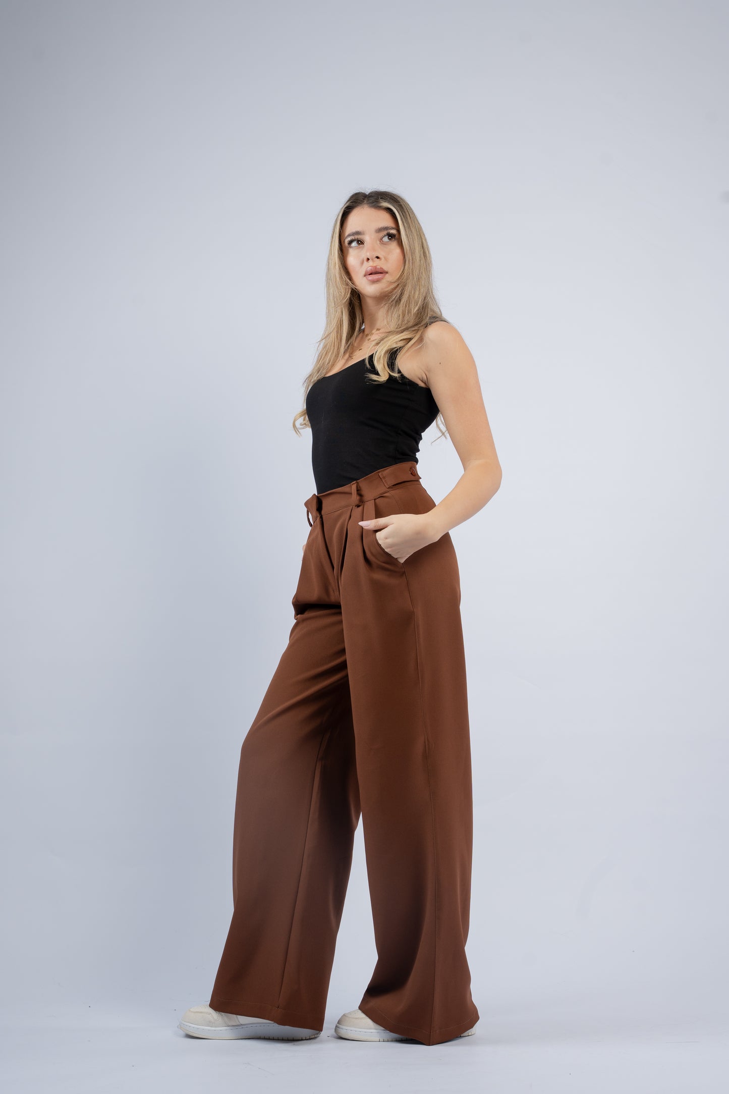 Low waist trousers