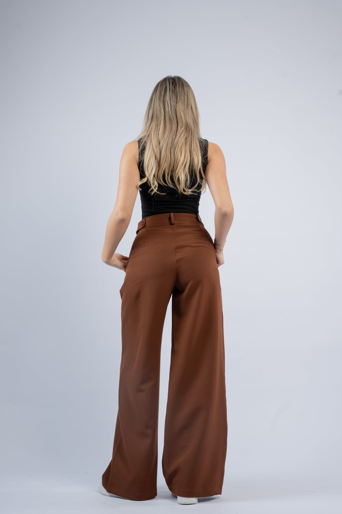 Low waist trousers