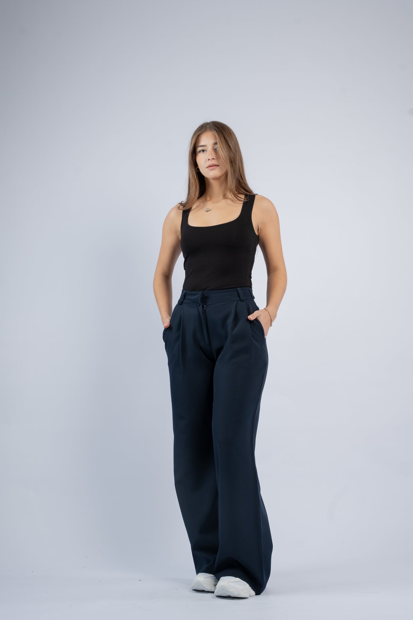 Low waist trousers