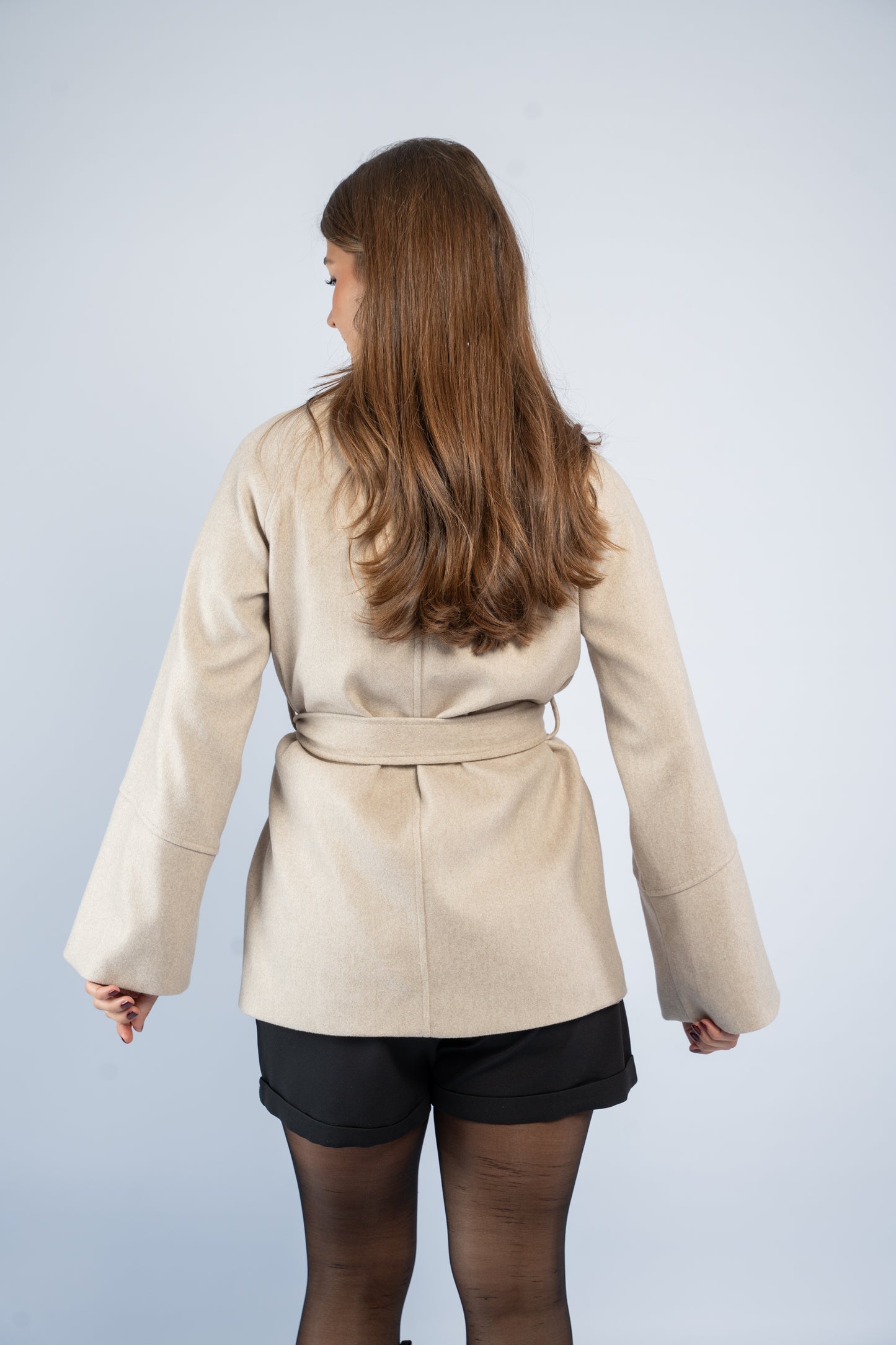 Belted short manteau