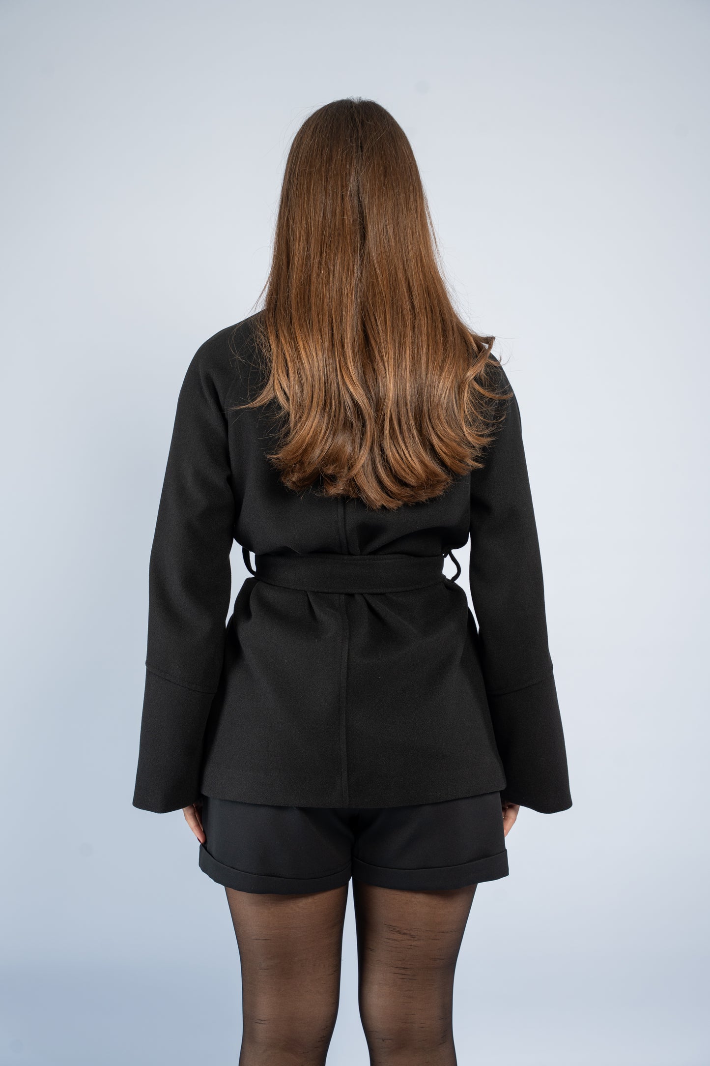 Belted short manteau