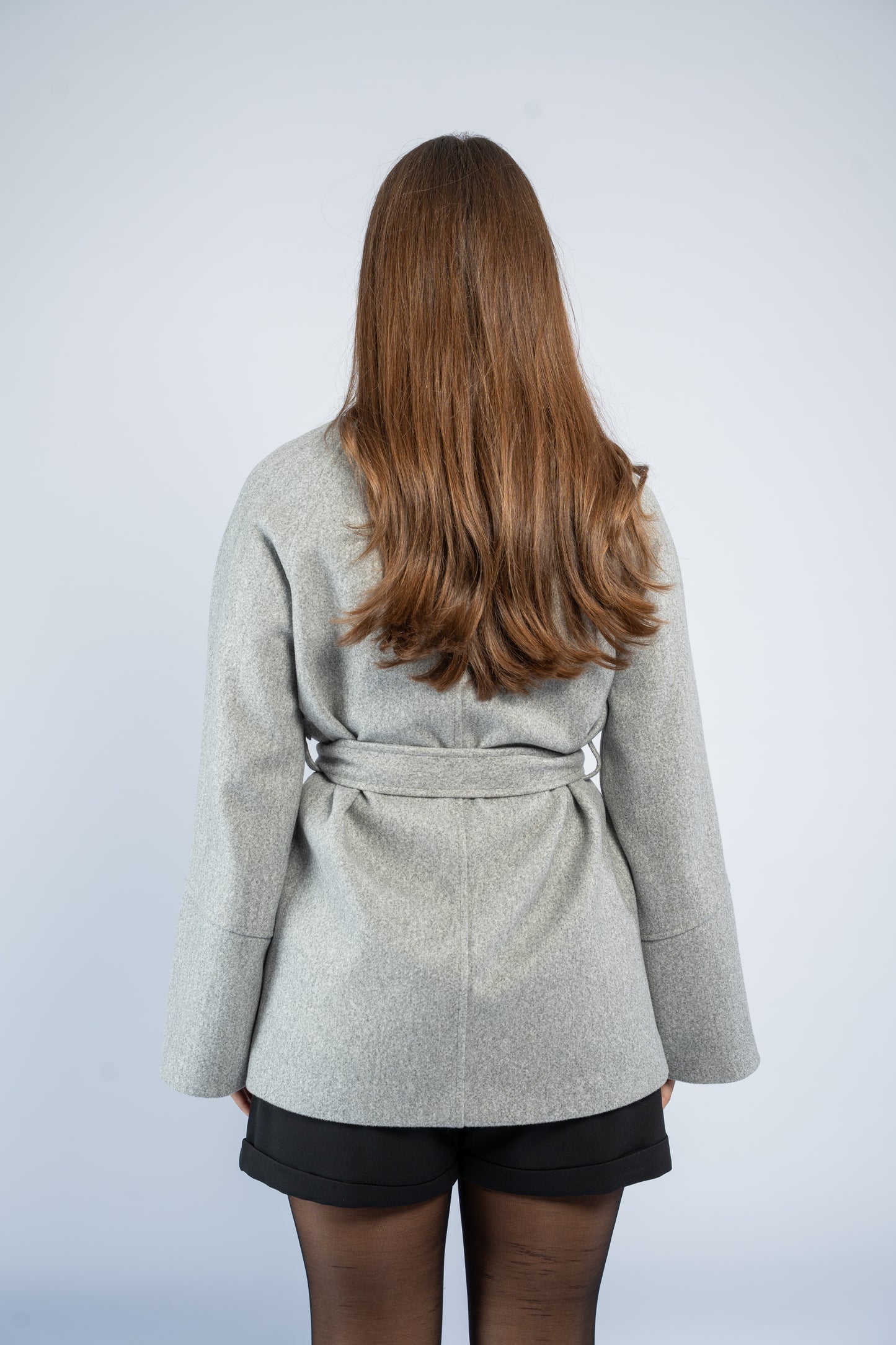 Belted short manteau