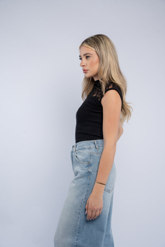 Noir lace top
