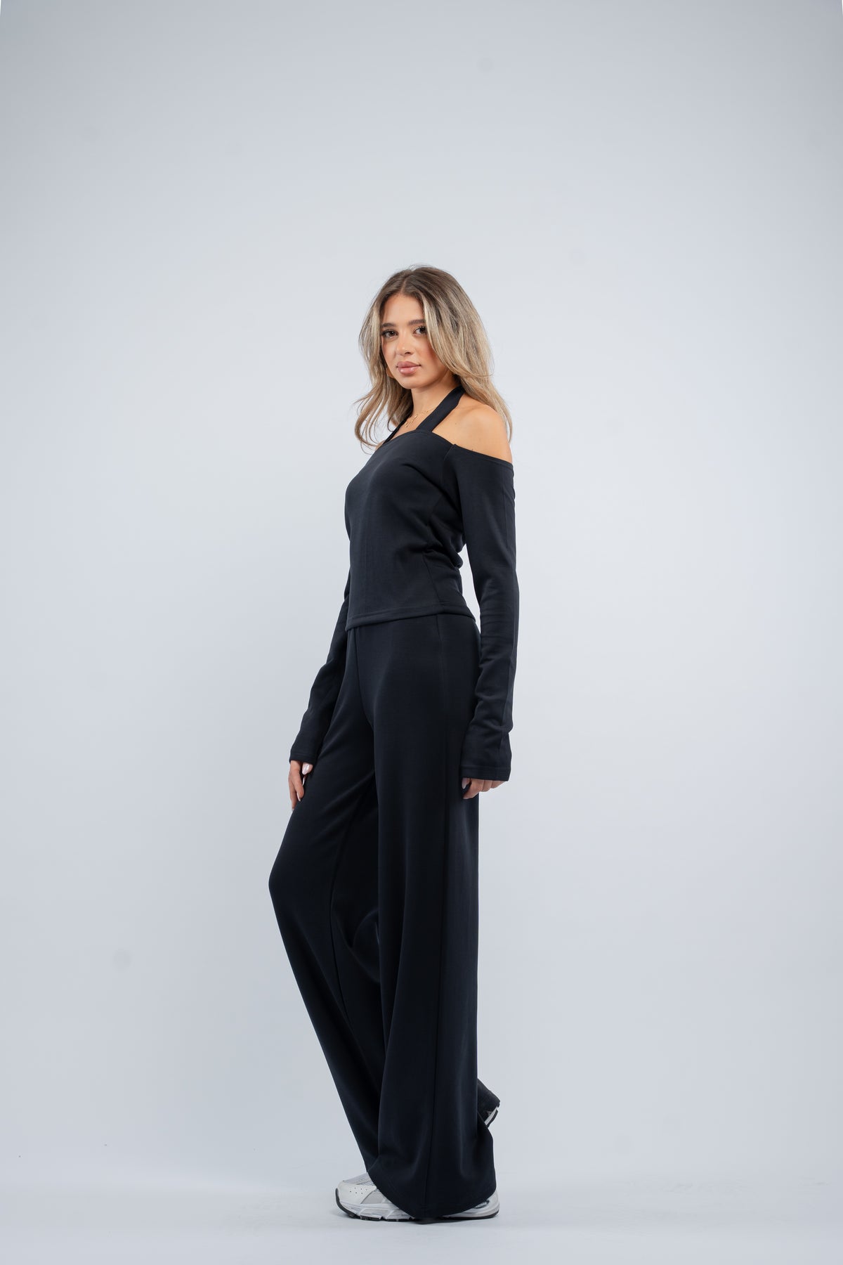 Halter- tie modal set