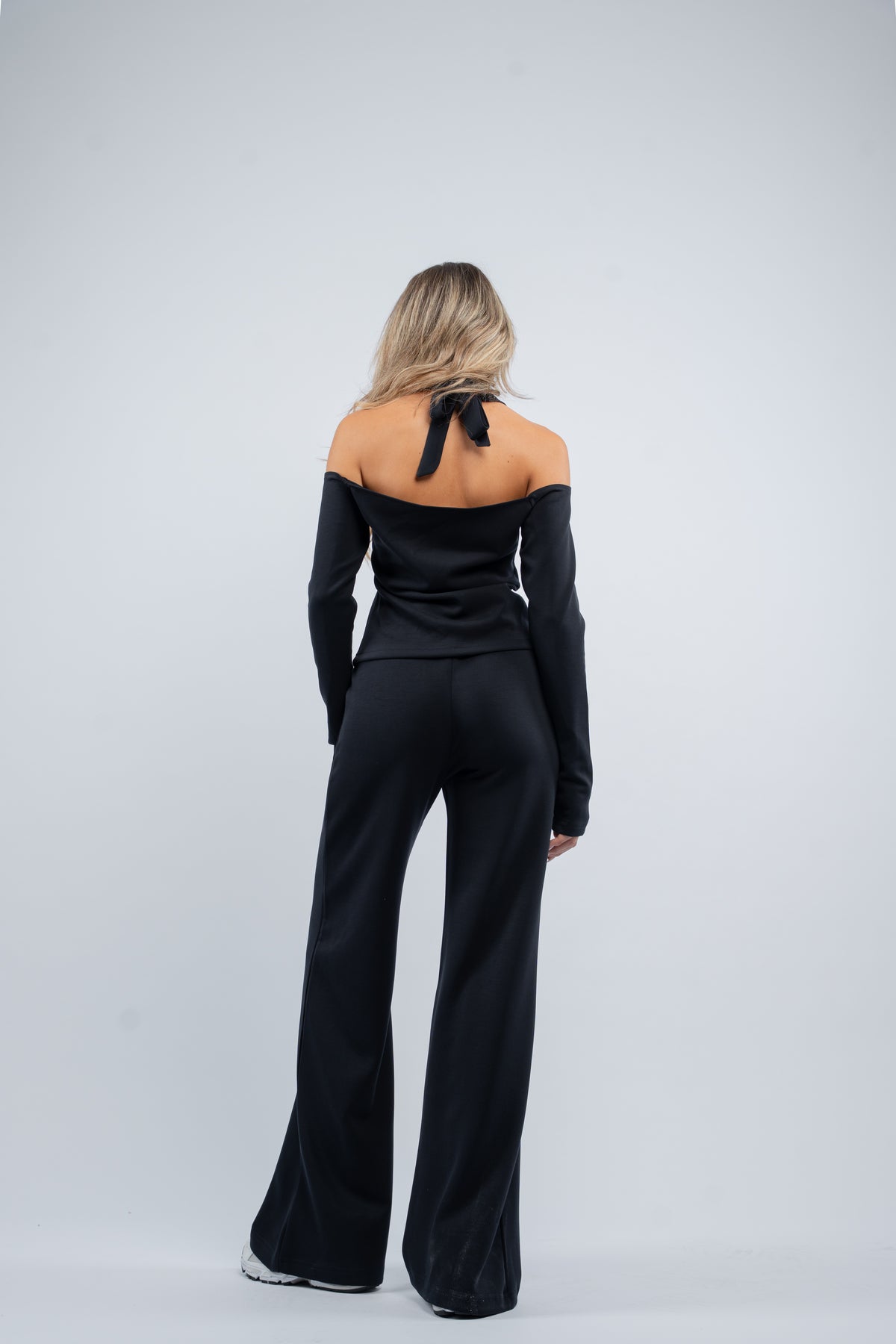 Halter- tie modal set