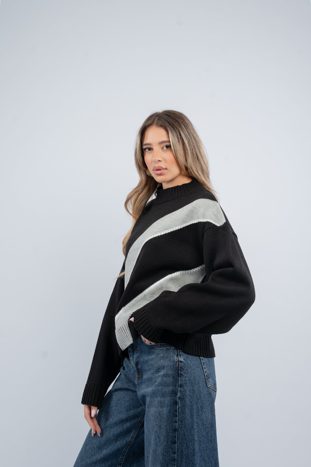 Diagonal wool top