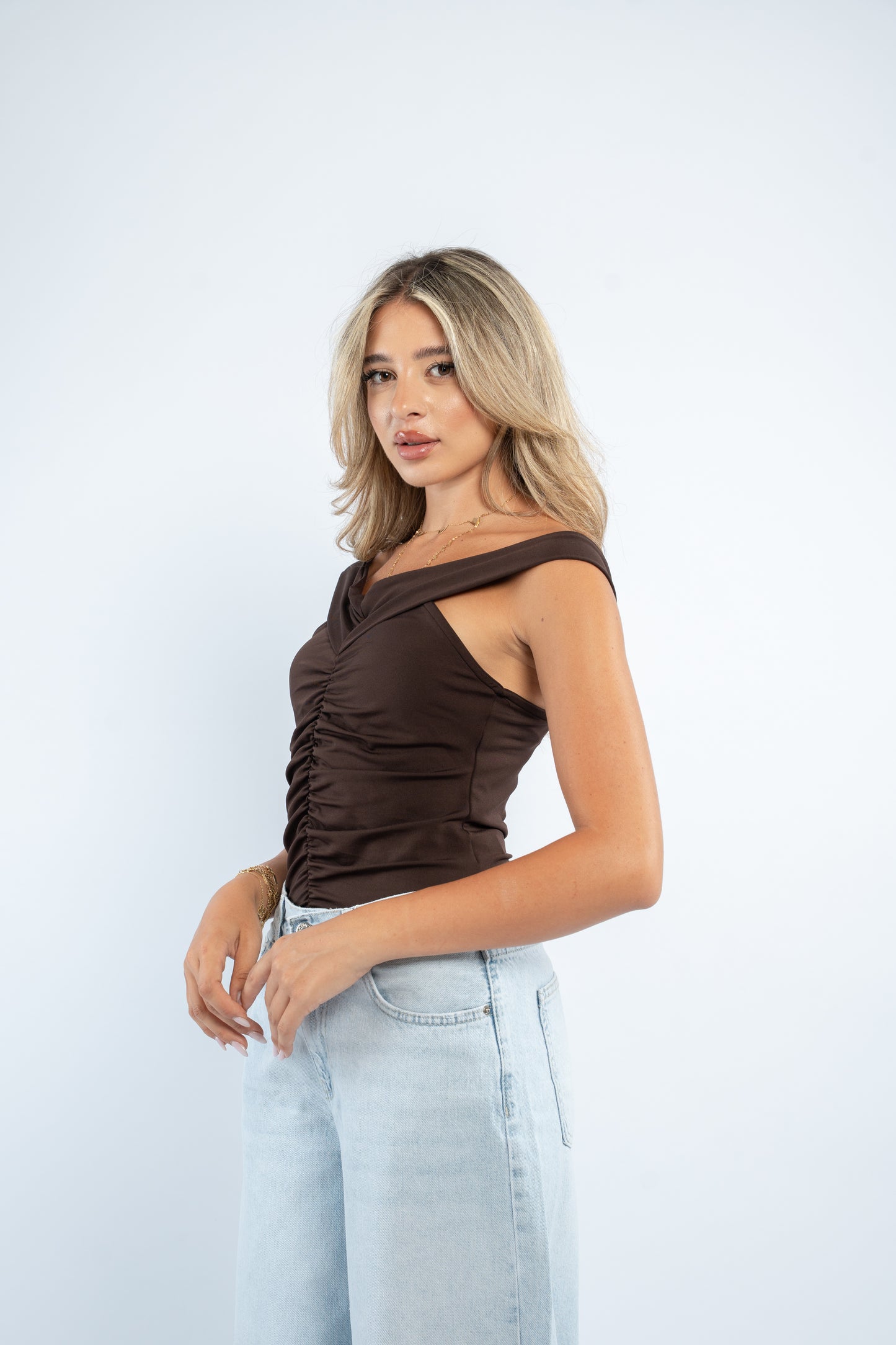 Cross strap top