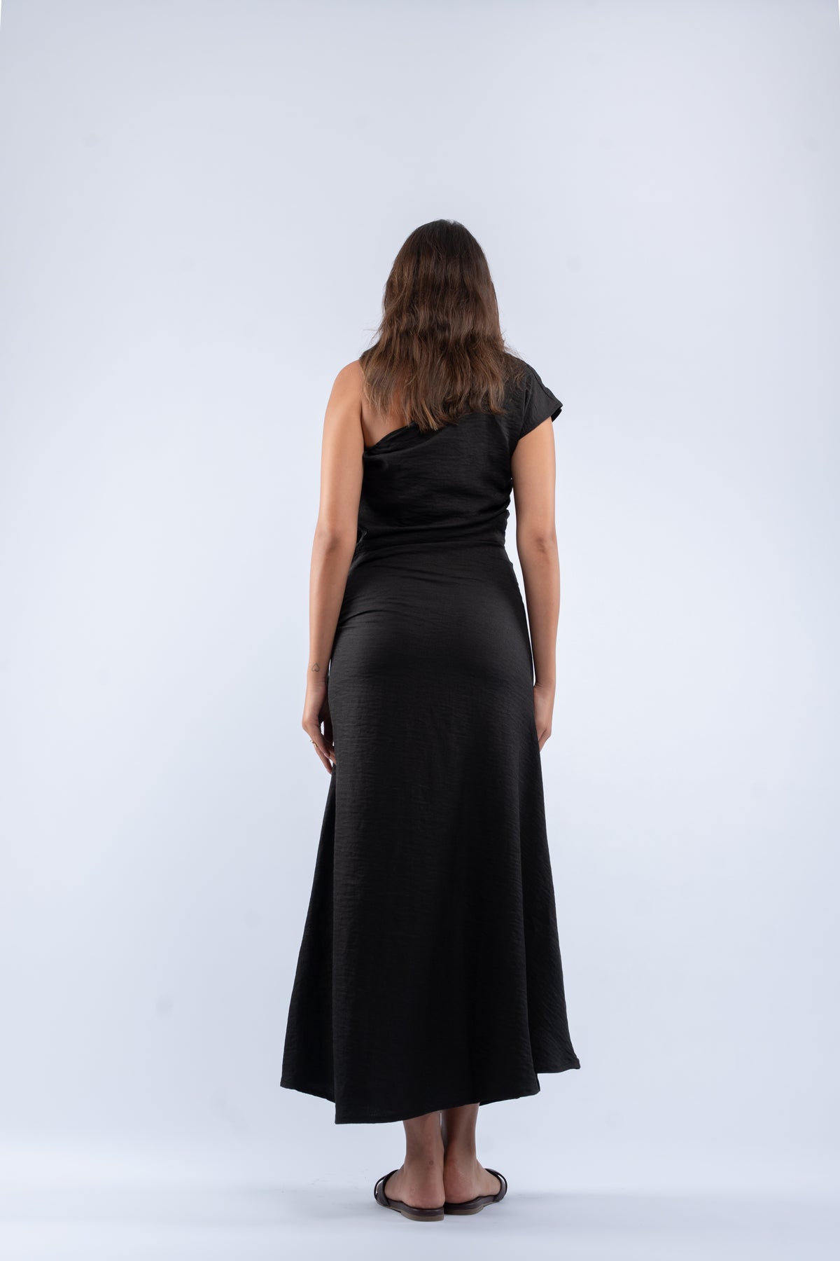 One- shoulder linen dress