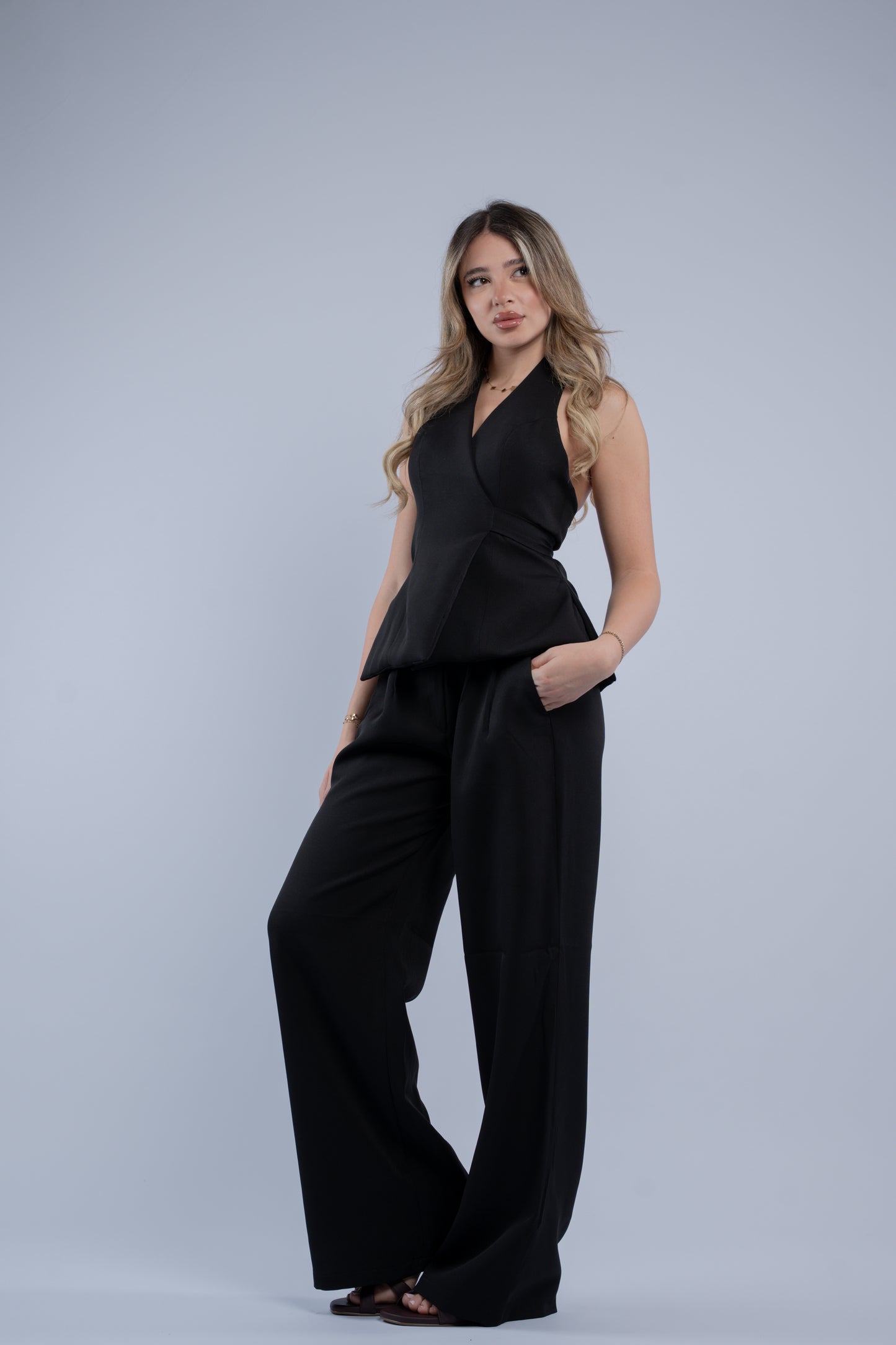 Contour buckle set