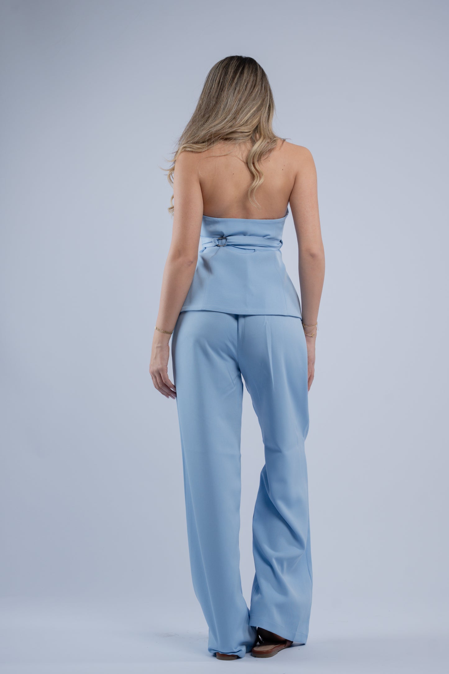 Contour buckle set