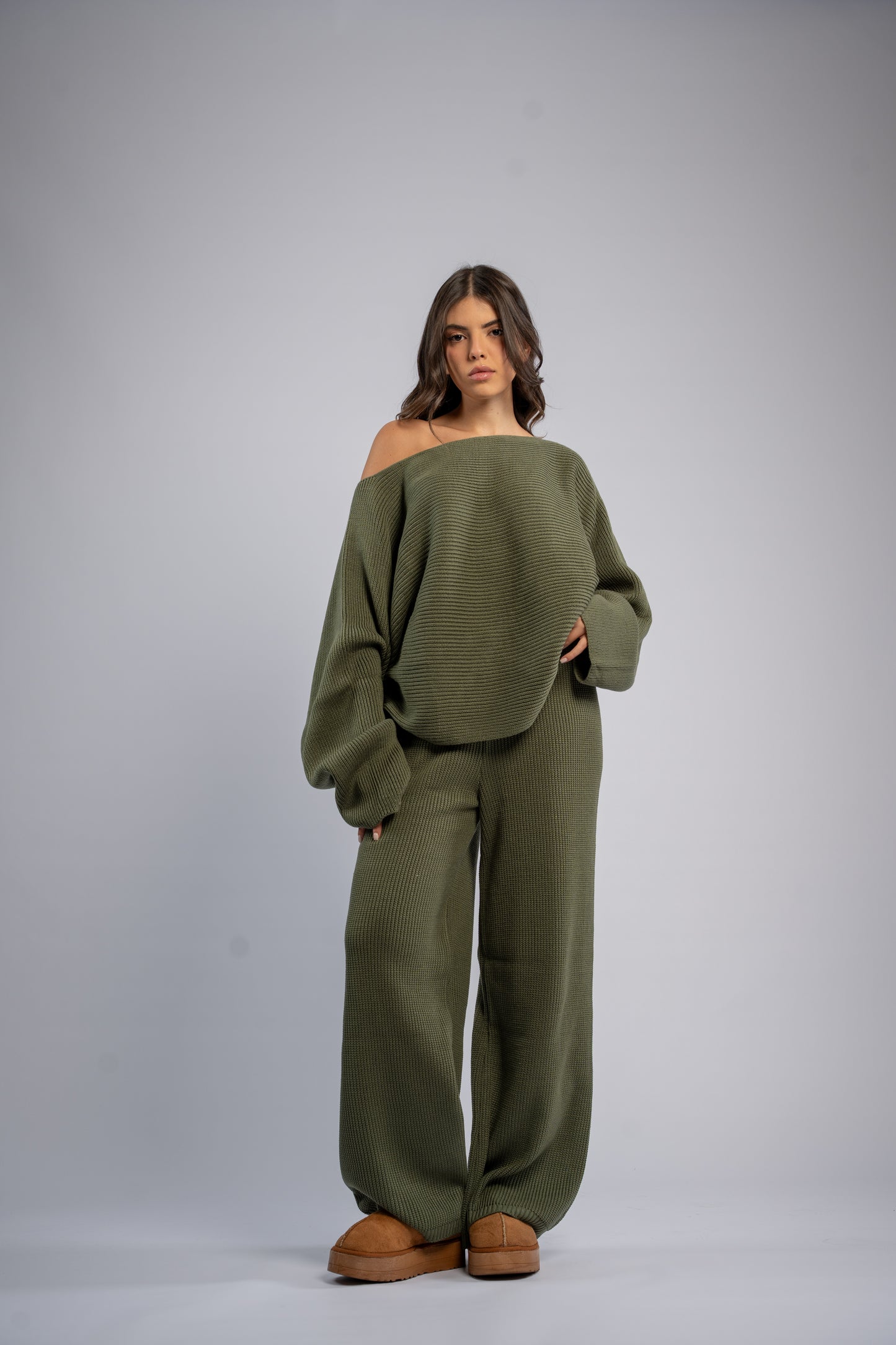 Asymmetrical shoulder knit set