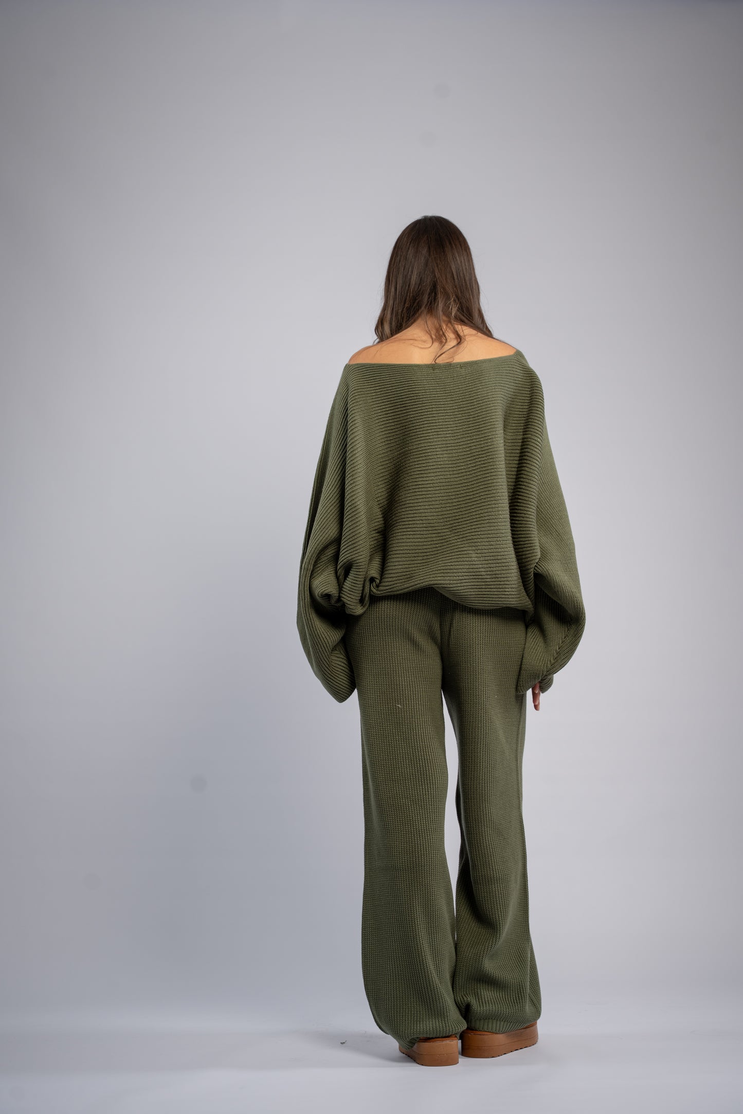 Asymmetrical shoulder knit set