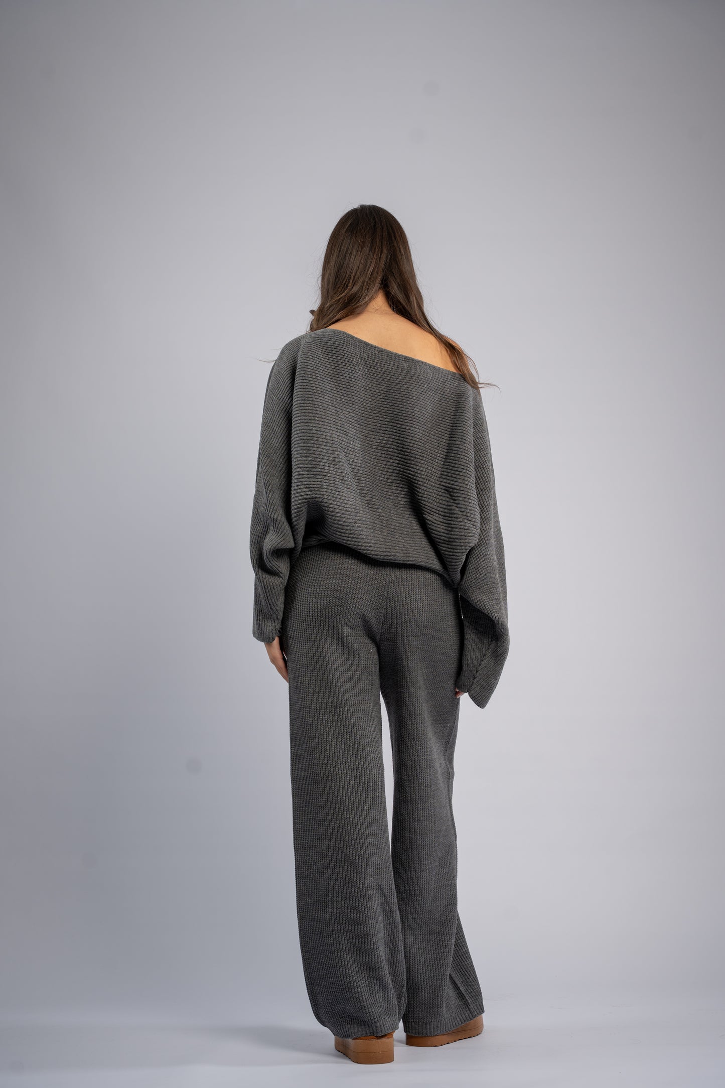 Asymmetrical shoulder knit set