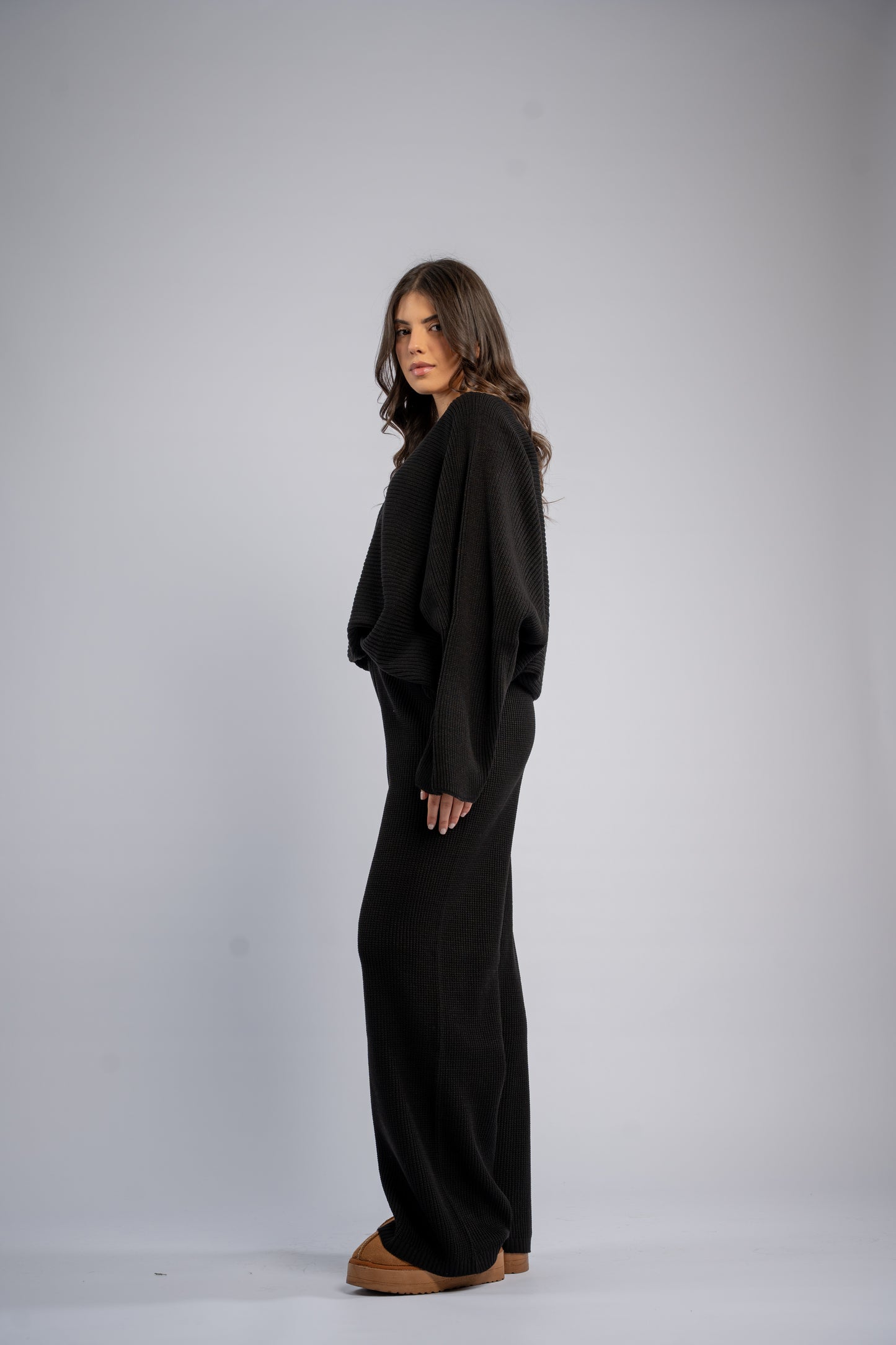 Asymmetrical shoulder knit set