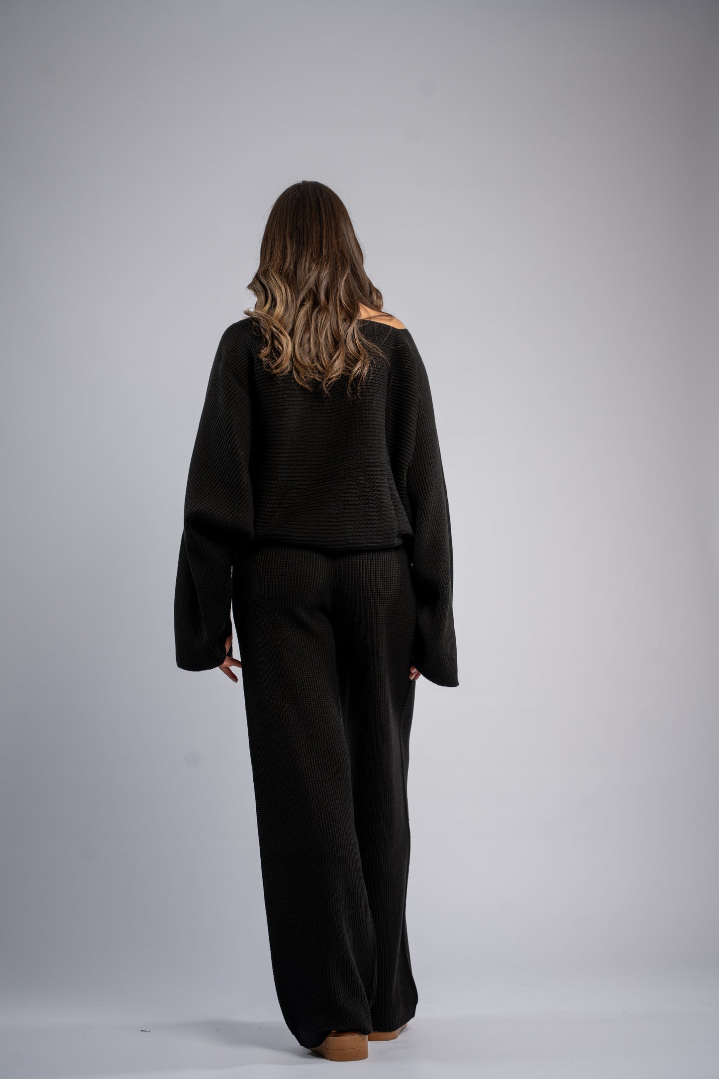 Asymmetrical shoulder knit set