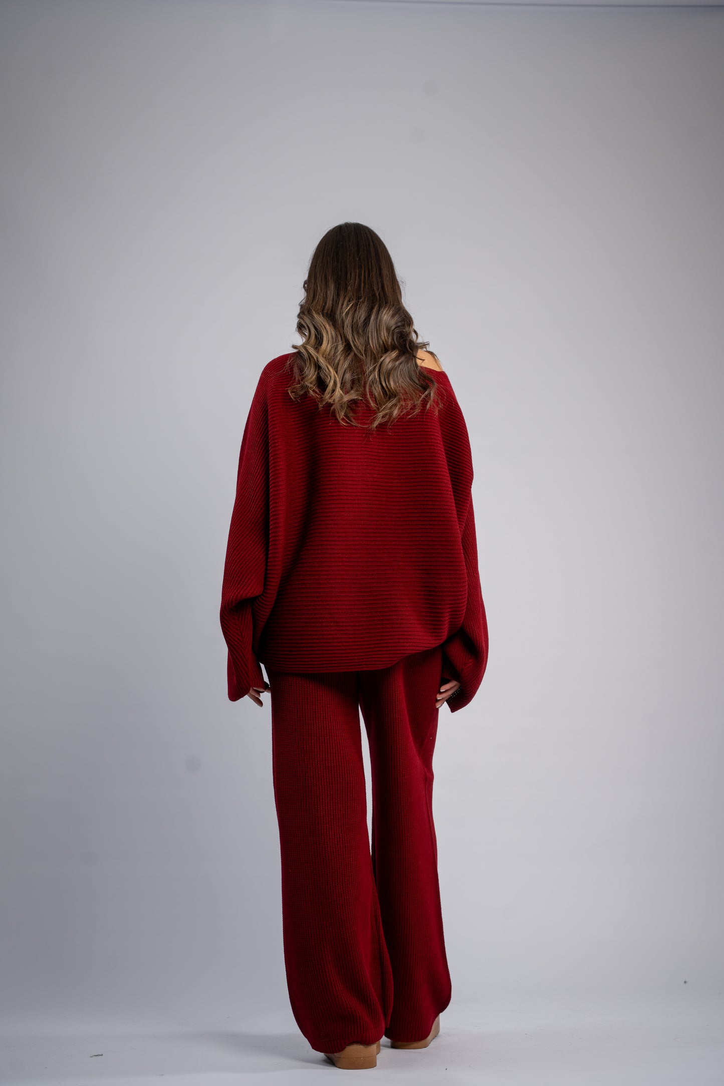 Asymmetrical shoulder knit set