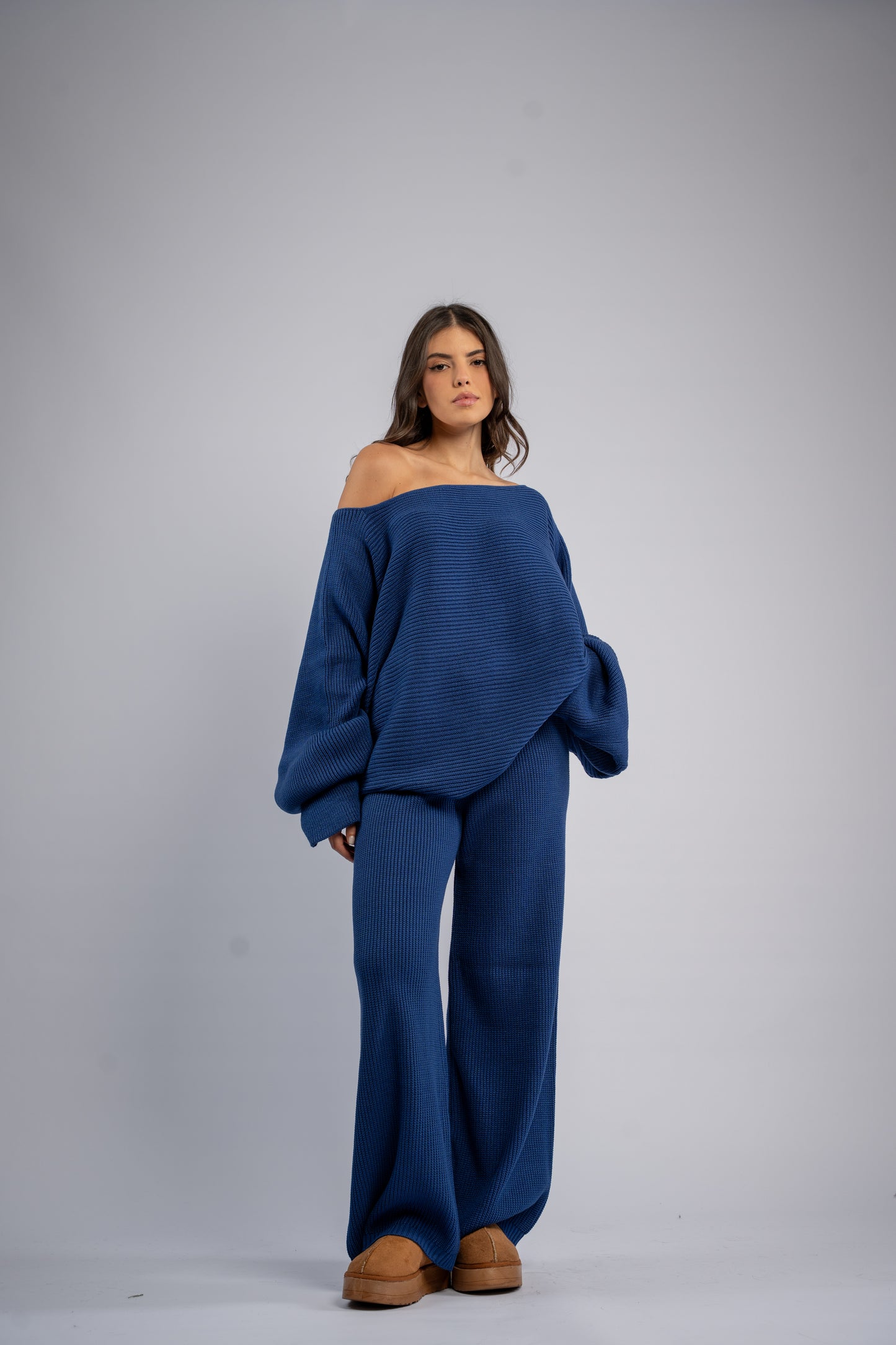 Asymmetrical shoulder knit set