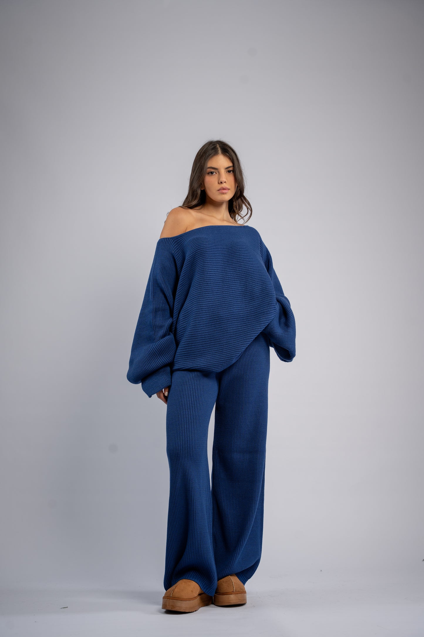 Asymmetrical shoulder knit set