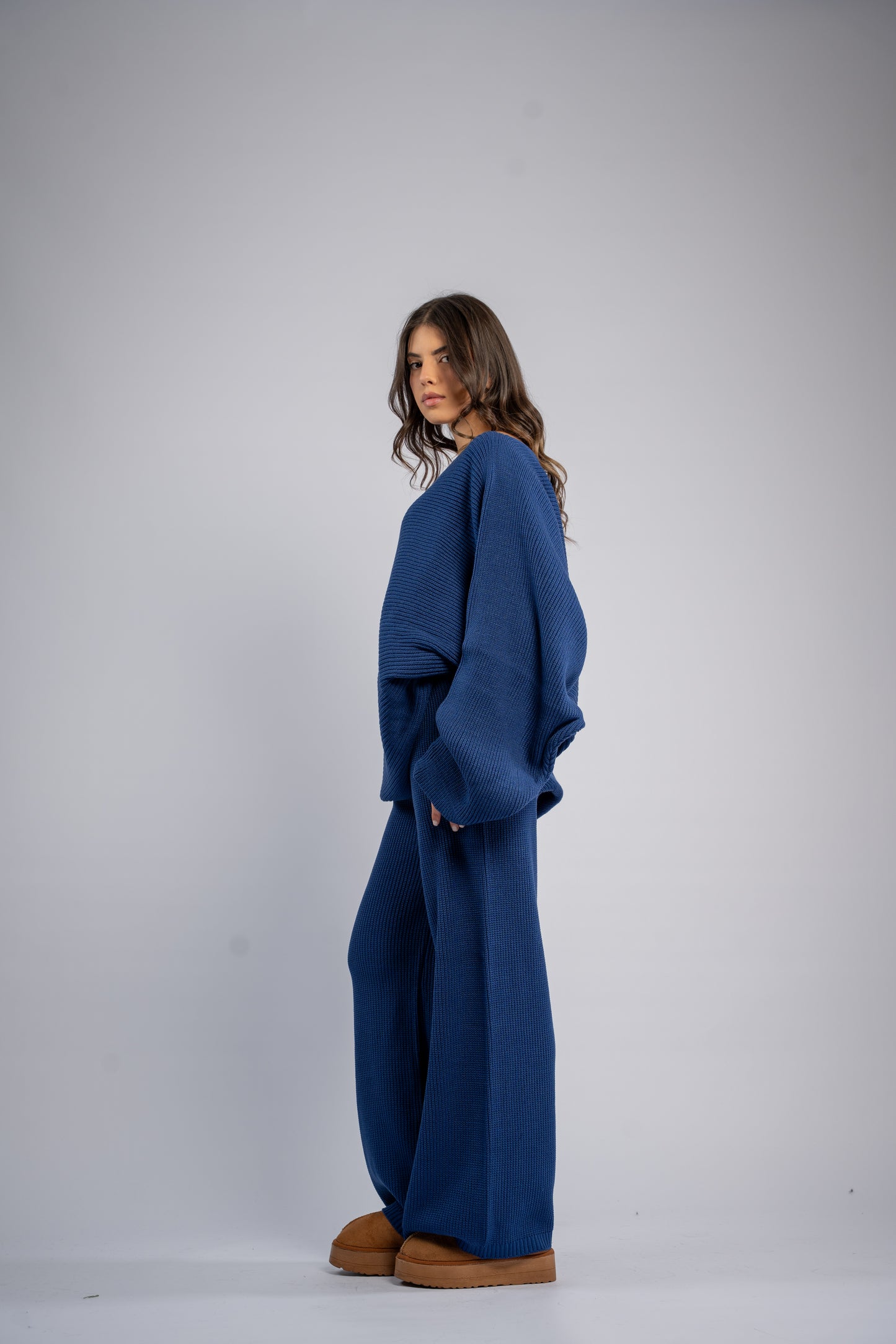 Asymmetrical shoulder knit set