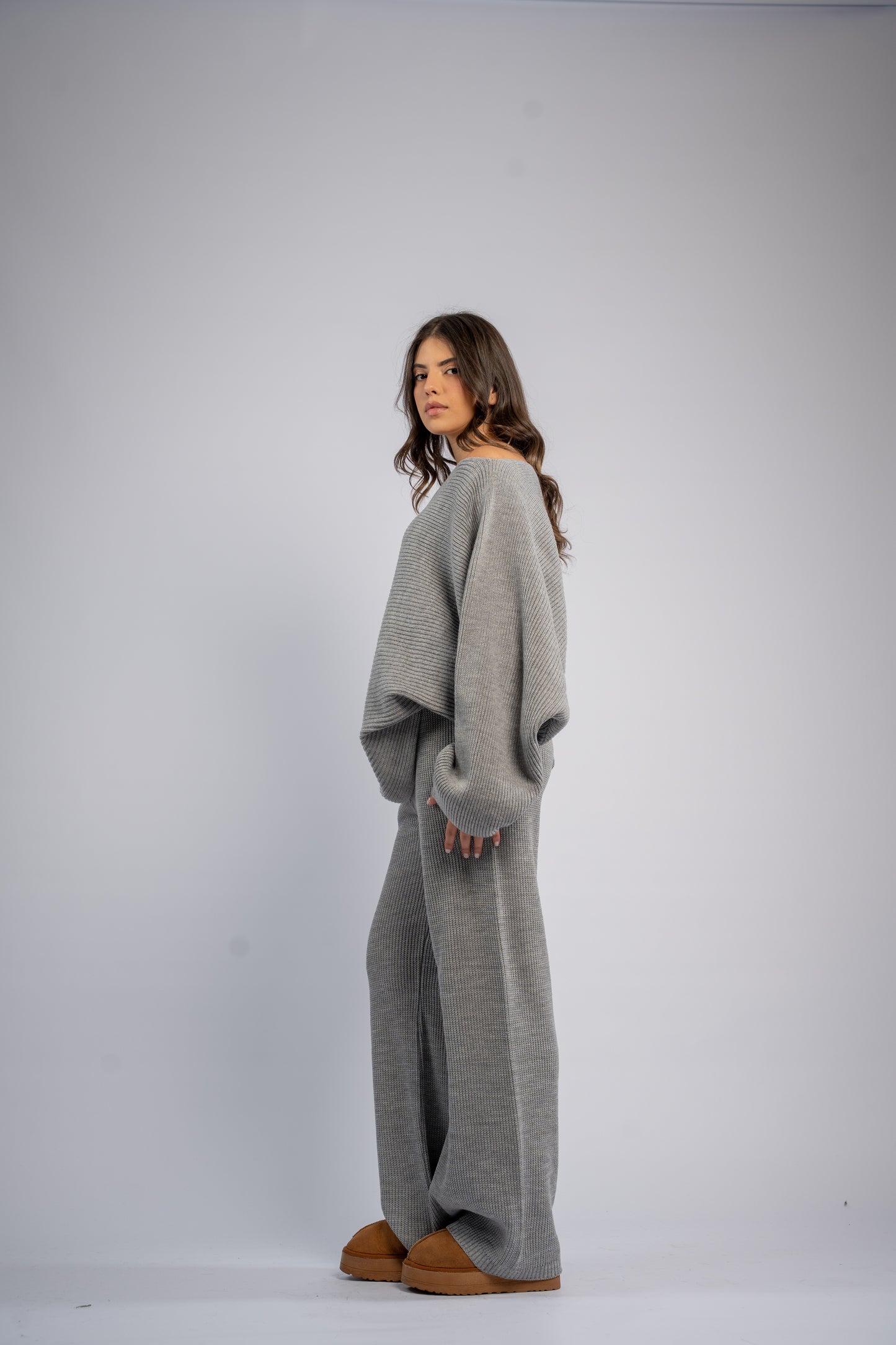 Asymmetrical shoulder knit set