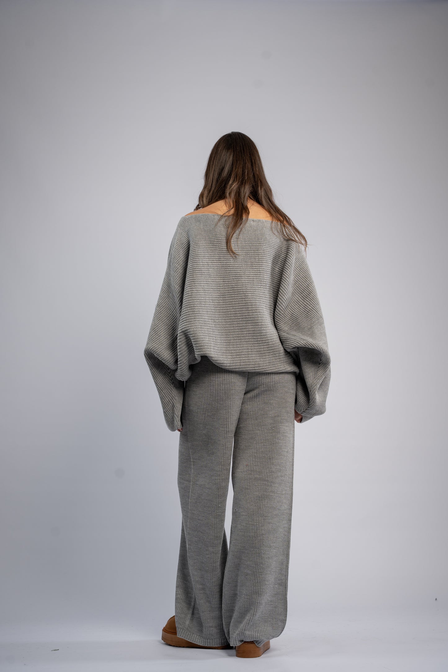 Asymmetrical shoulder knit set