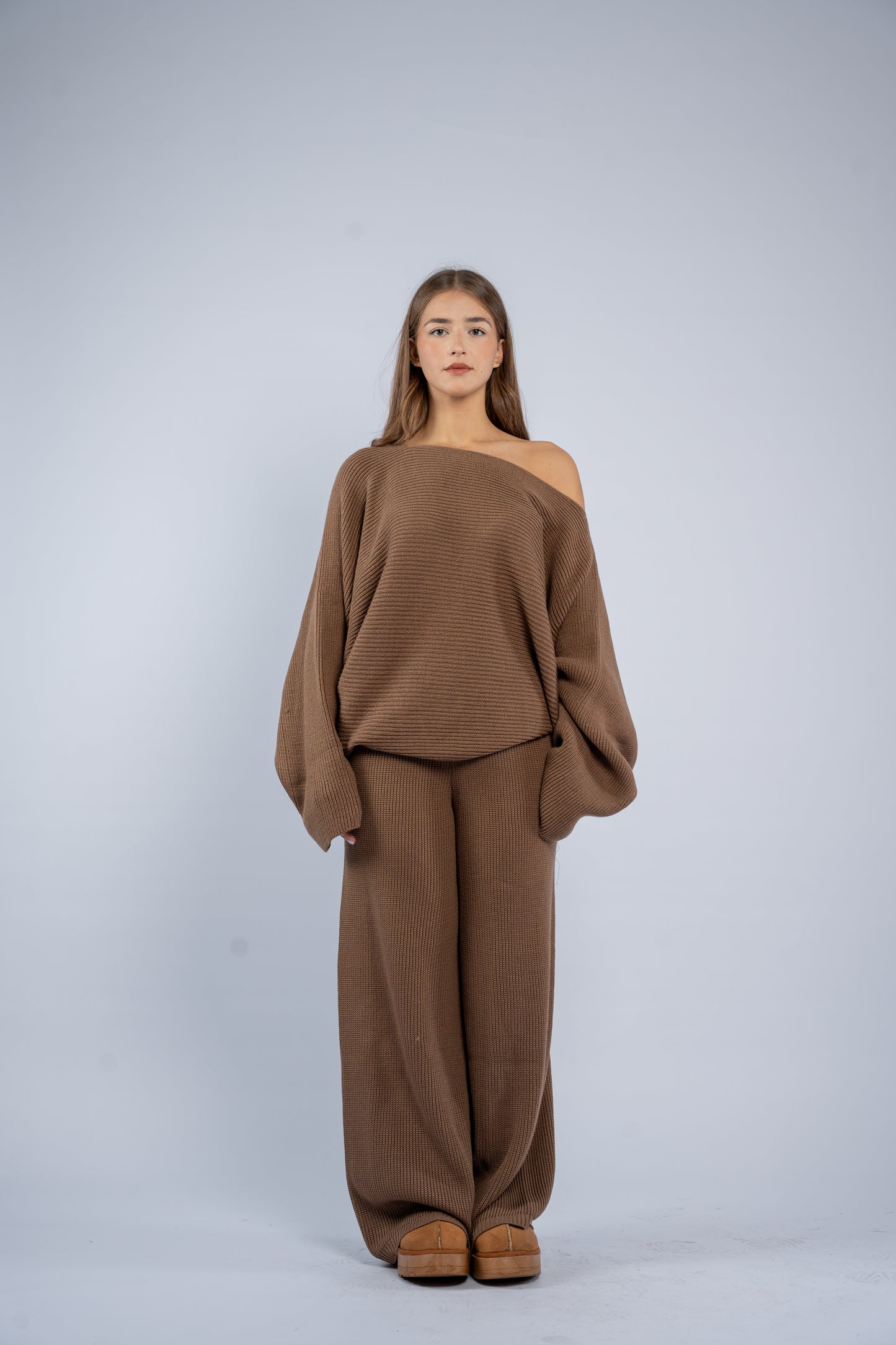 Asymmetrical shoulder knit set