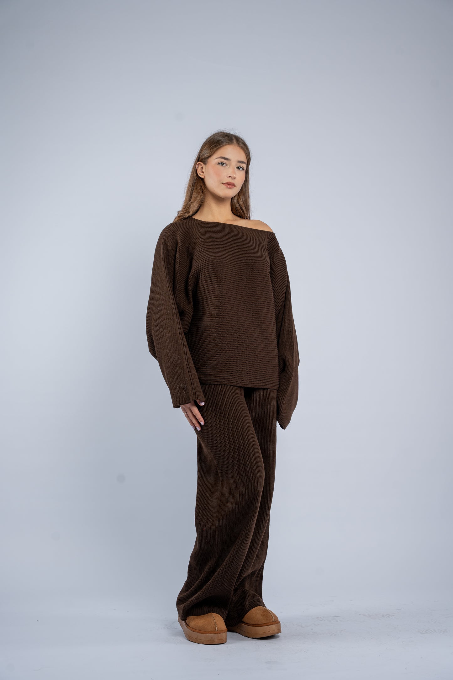 Asymmetrical shoulder knit set