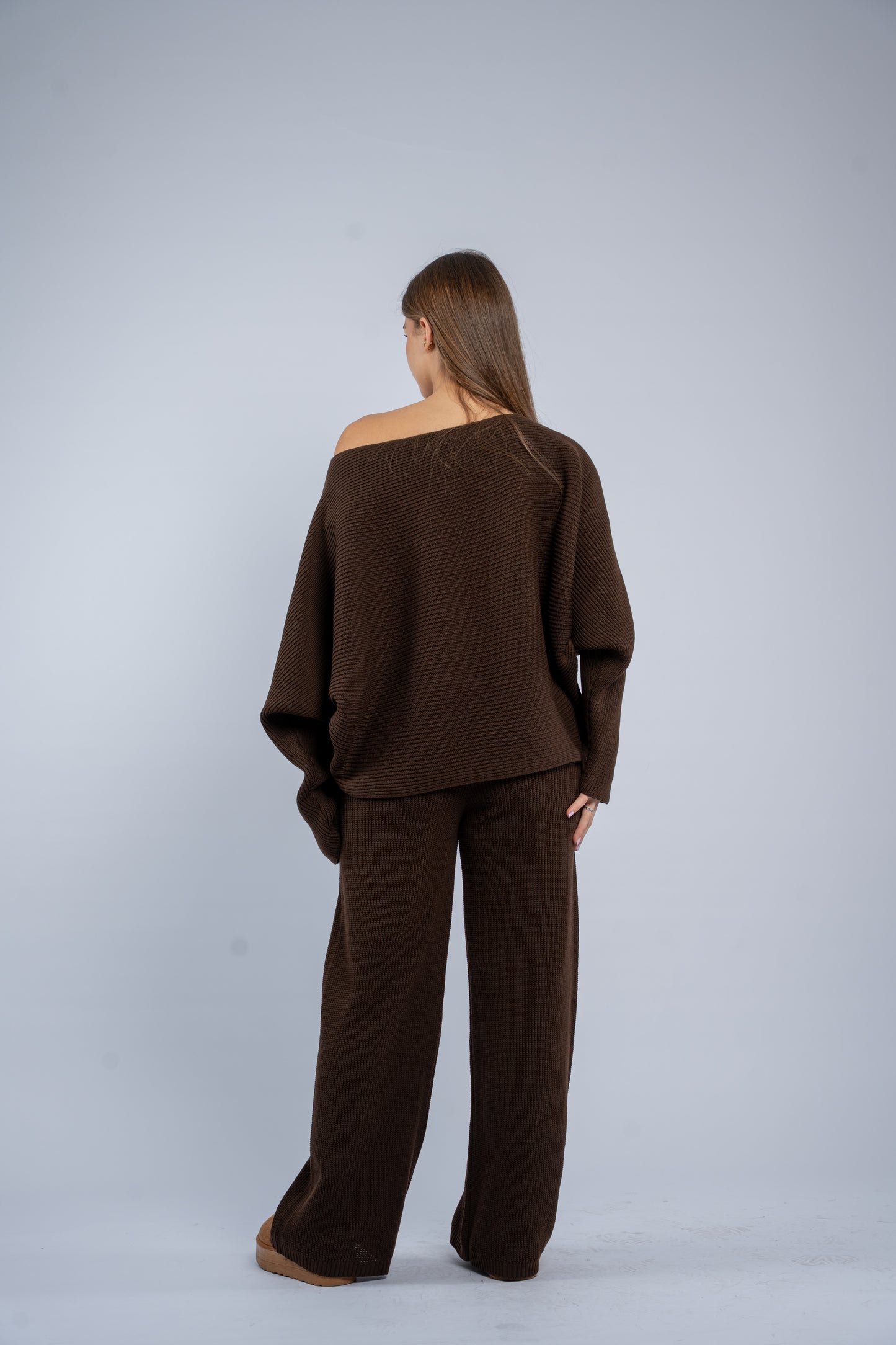 Asymmetrical shoulder knit set