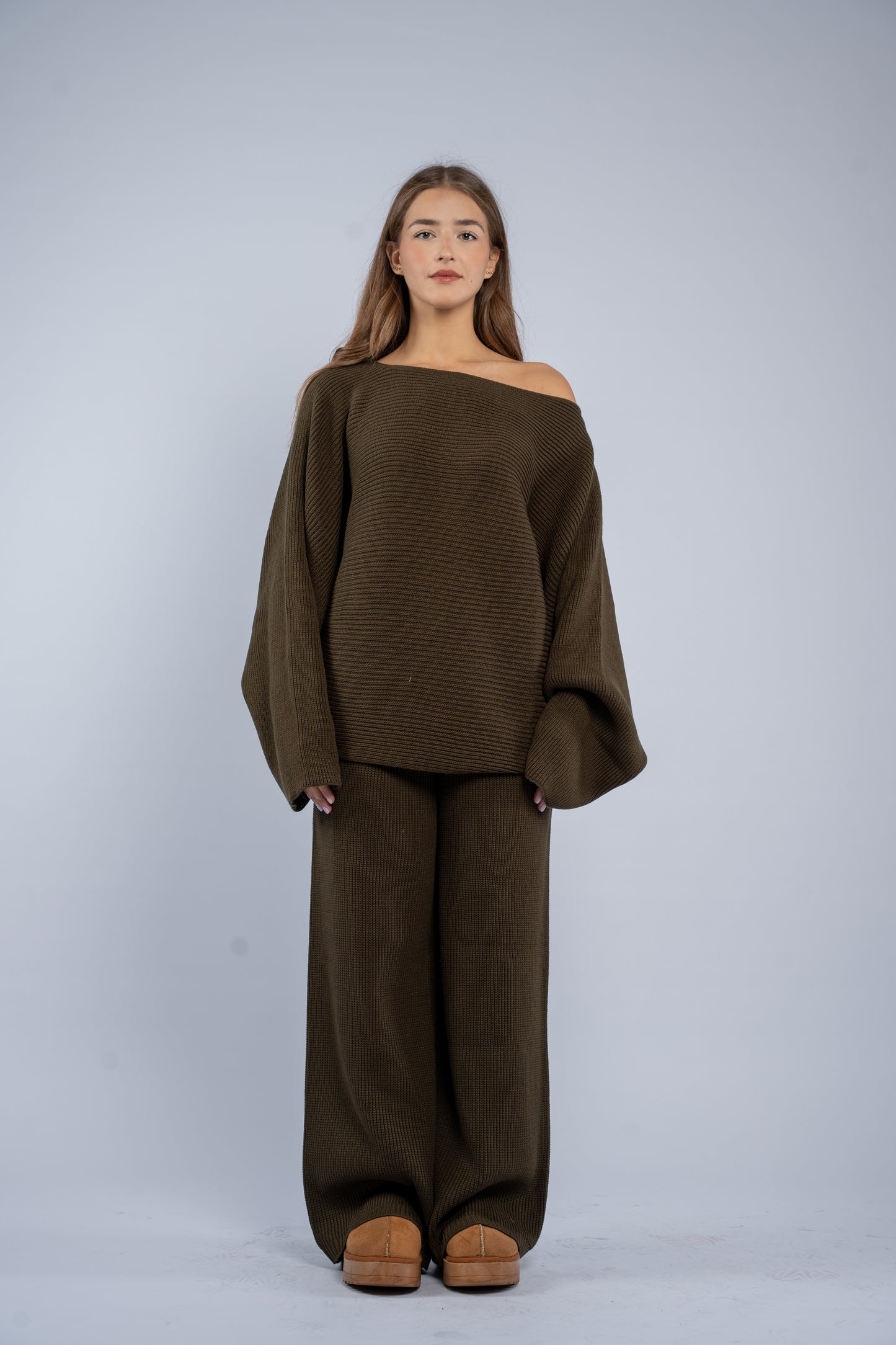 Asymmetrical shoulder knit set