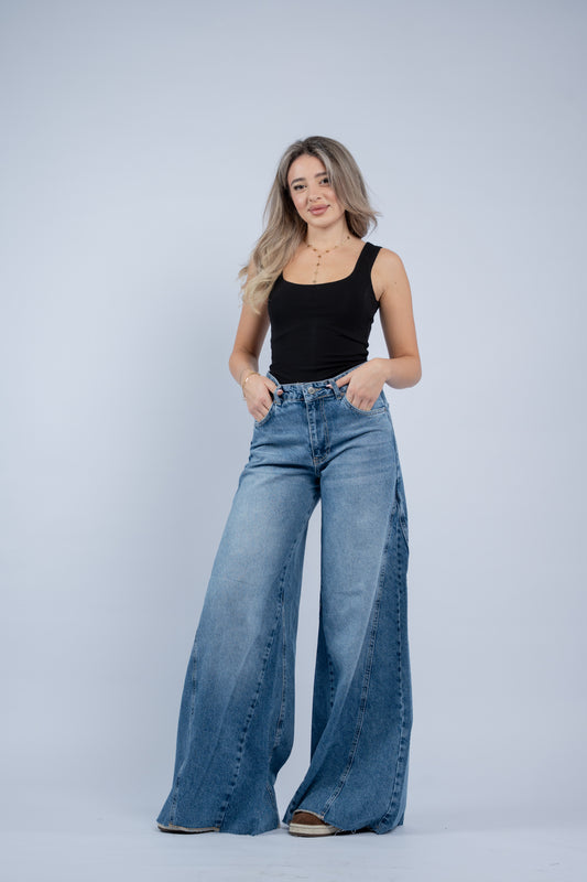 Extra wide- leg jeans