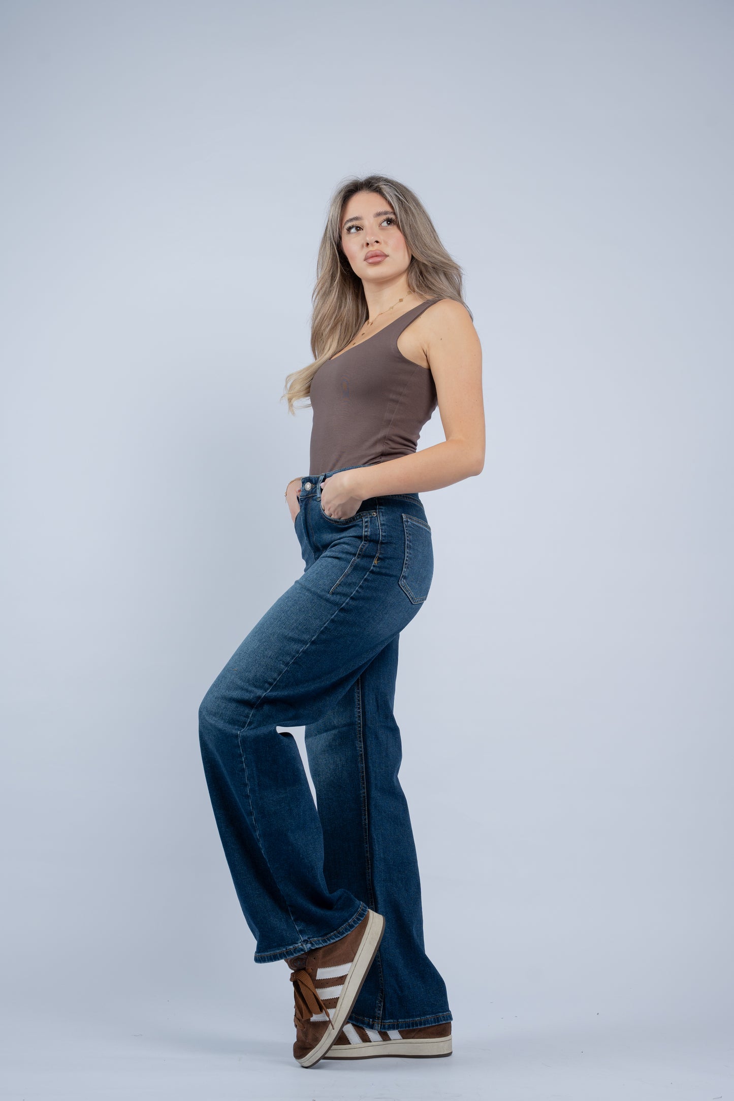 Wide- leg jeans