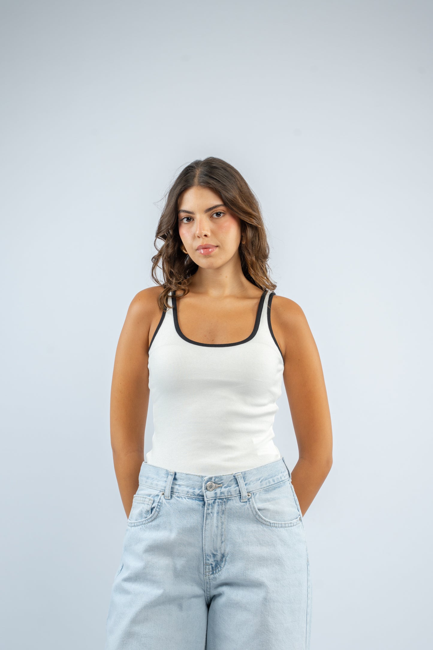Contrast rib tank