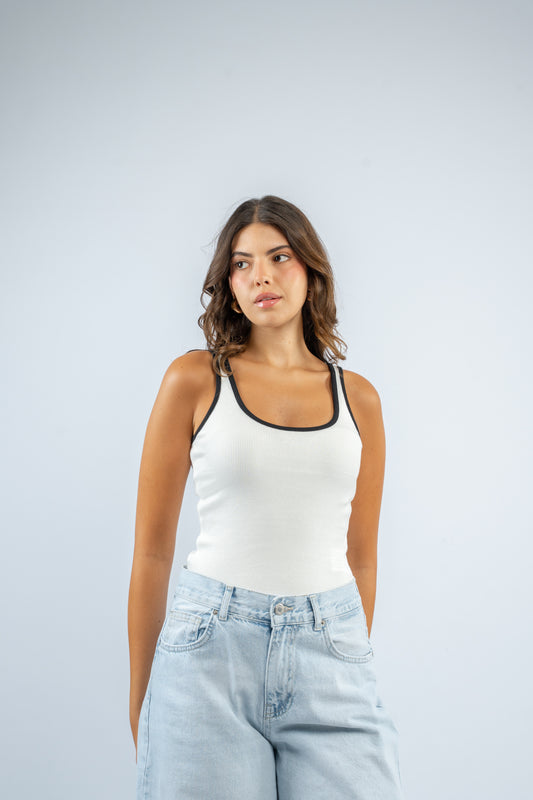 Contrast rib tank
