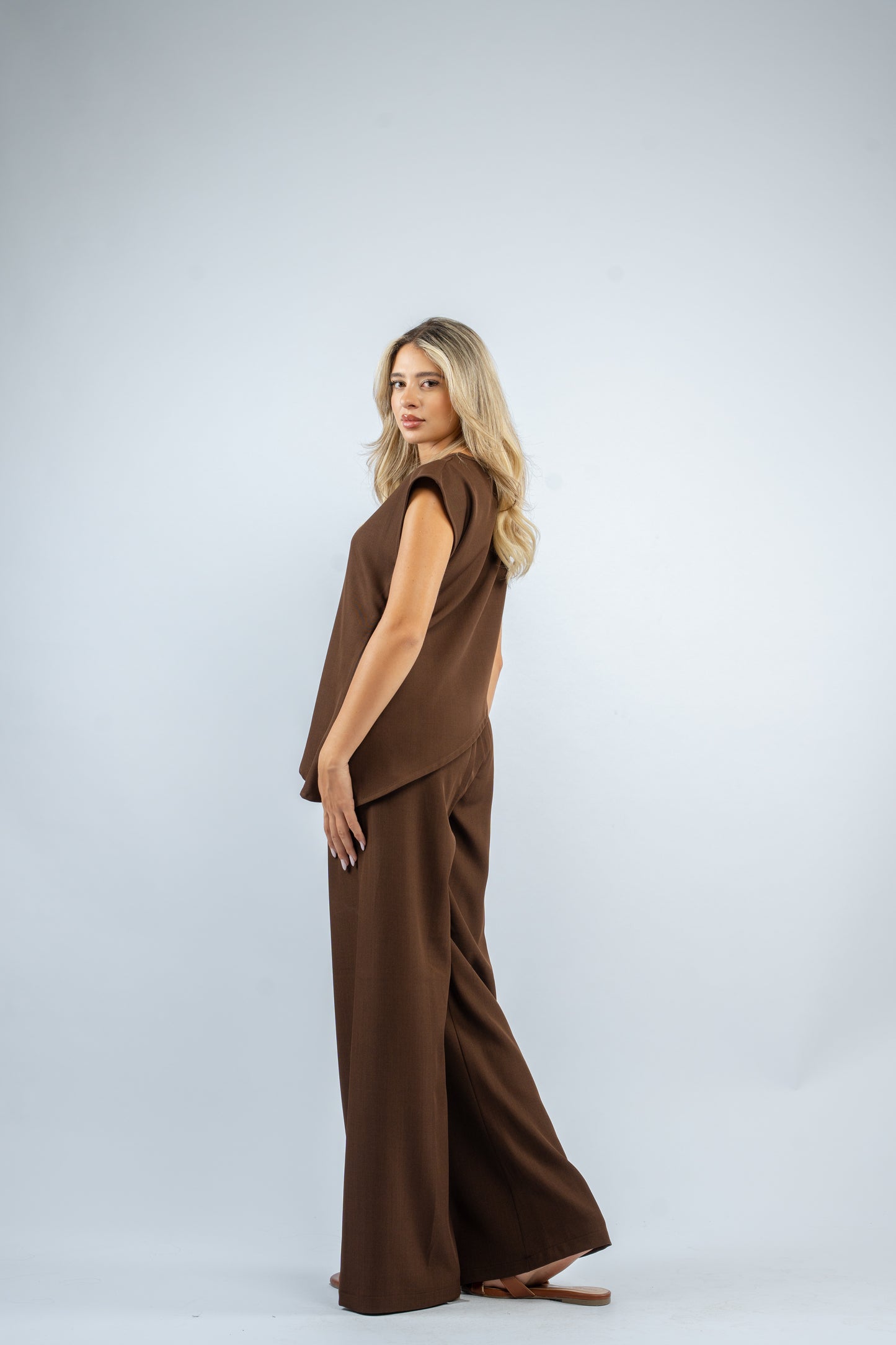Draped asymmetric set