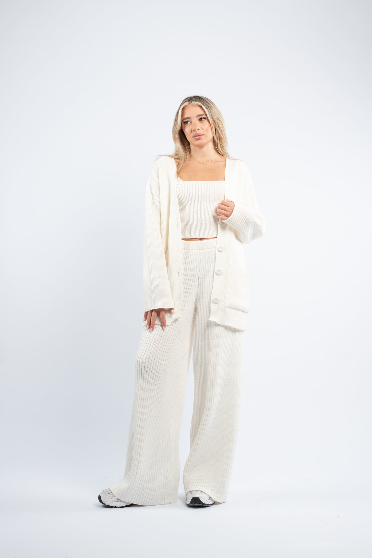Three- piece wool set