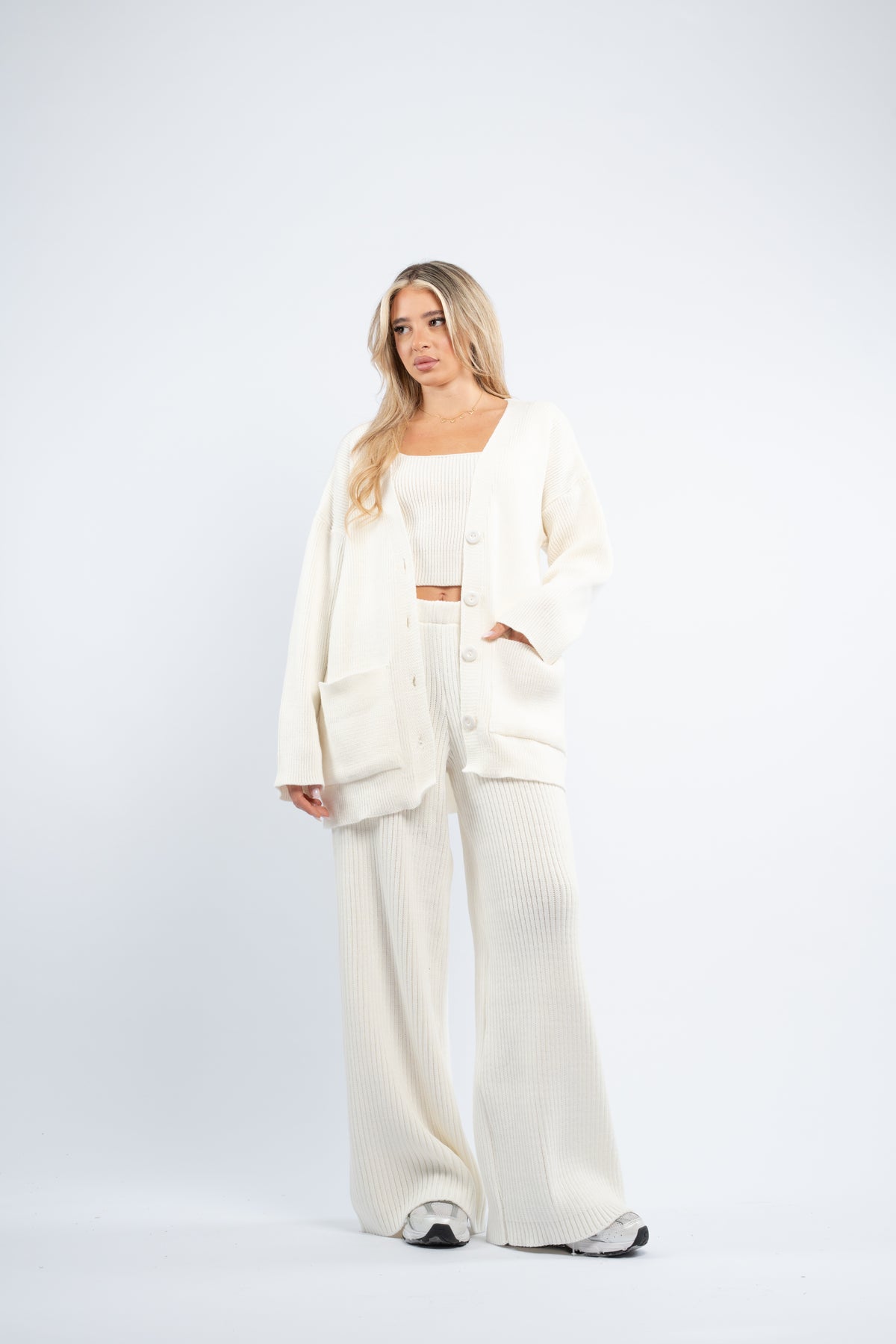 Three- piece wool set
