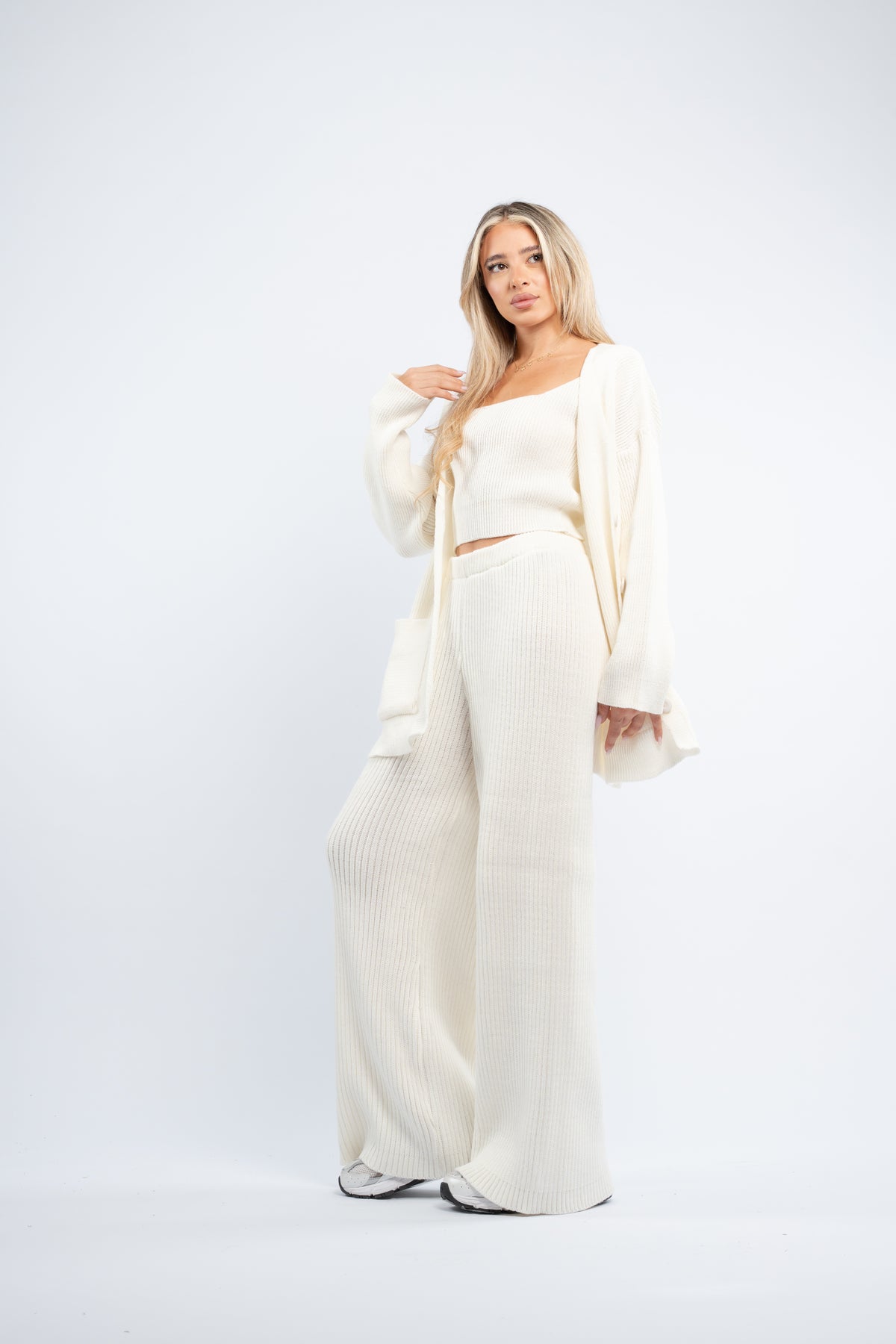 Three- piece wool set